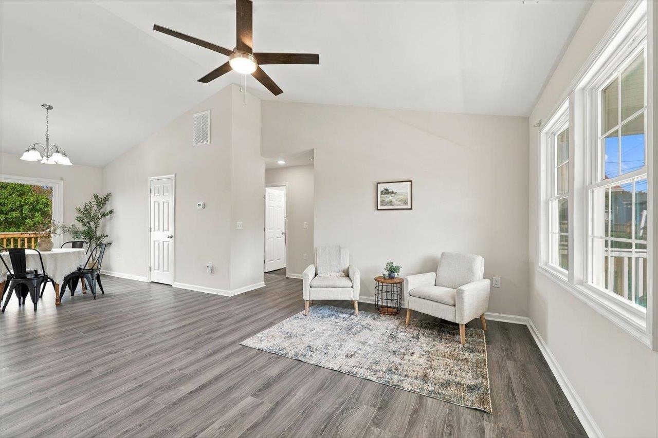 216 THOMPSON ST, STAUNTON, Virginia 24401, 3 Bedrooms Bedrooms, ,2 BathroomsBathrooms,Residential,216 THOMPSON ST,683497 MLS # 683497
