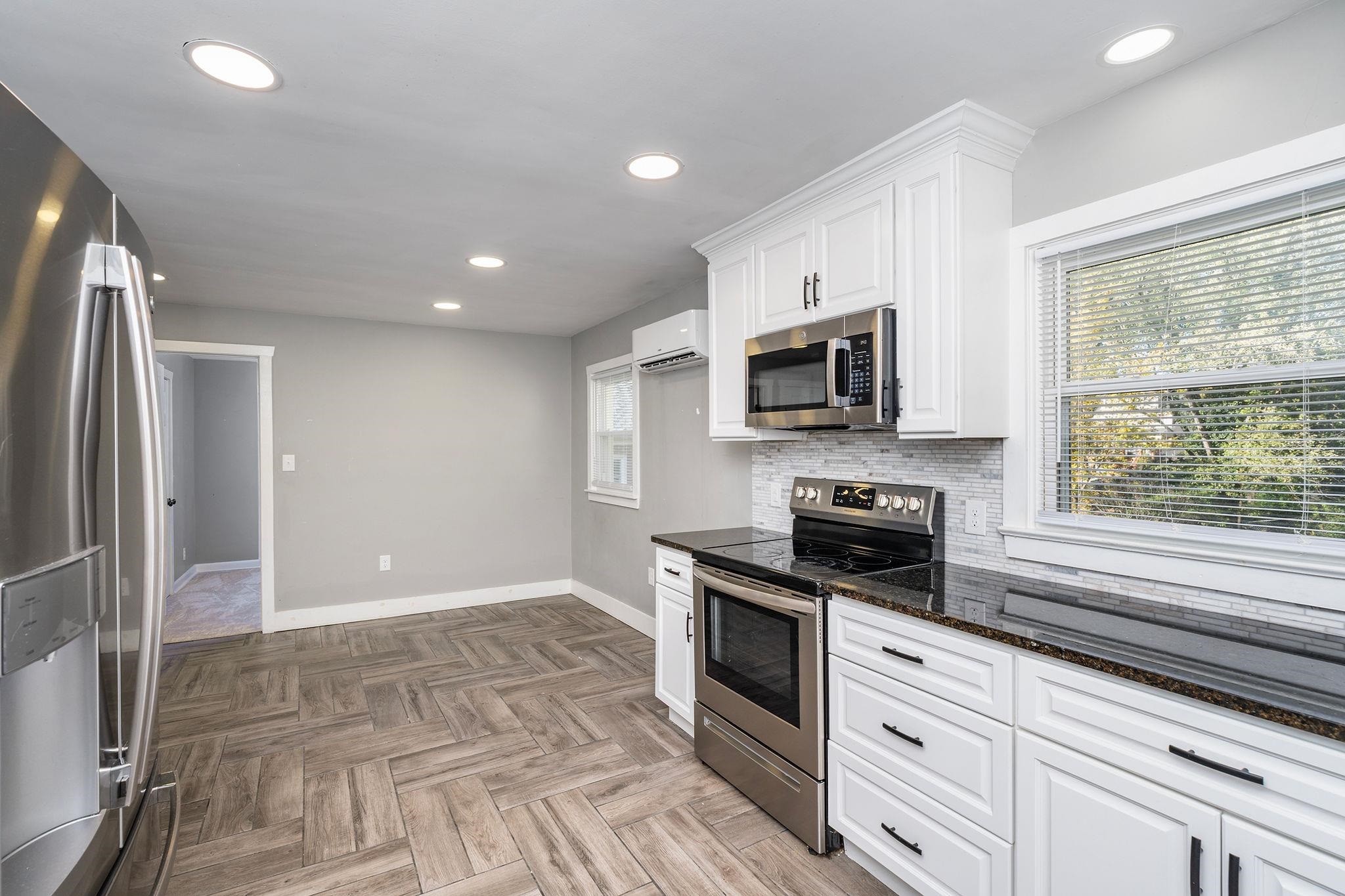 409 HENDREN AVE, STAUNTON, Virginia 24401, 3 Bedrooms Bedrooms, ,2 BathroomsBathrooms,Residential,409 HENDREN AVE,683522 MLS # 683522 409 HENDREN AVE, STAUNTON, Virginia 24401, 3 Bedrooms Bedrooms, ,2 BathroomsBathrooms,Residential,409 HENDREN AVE,683522 MLS # 683522