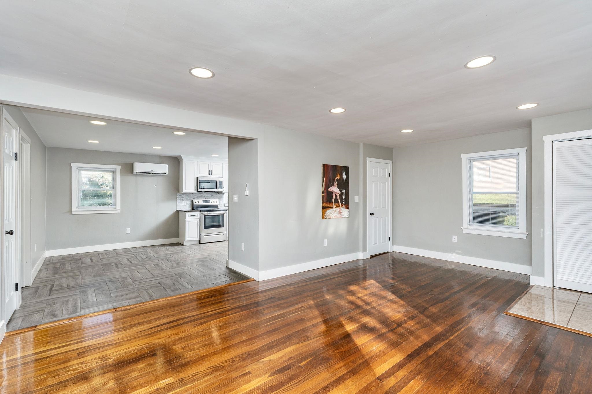 409 HENDREN AVE, STAUNTON, Virginia 24401, 3 Bedrooms Bedrooms, ,2 BathroomsBathrooms,Residential,409 HENDREN AVE,683522 MLS # 683522 409 HENDREN AVE, STAUNTON, Virginia 24401, 3 Bedrooms Bedrooms, ,2 BathroomsBathrooms,Residential,409 HENDREN AVE,683522 MLS # 683522