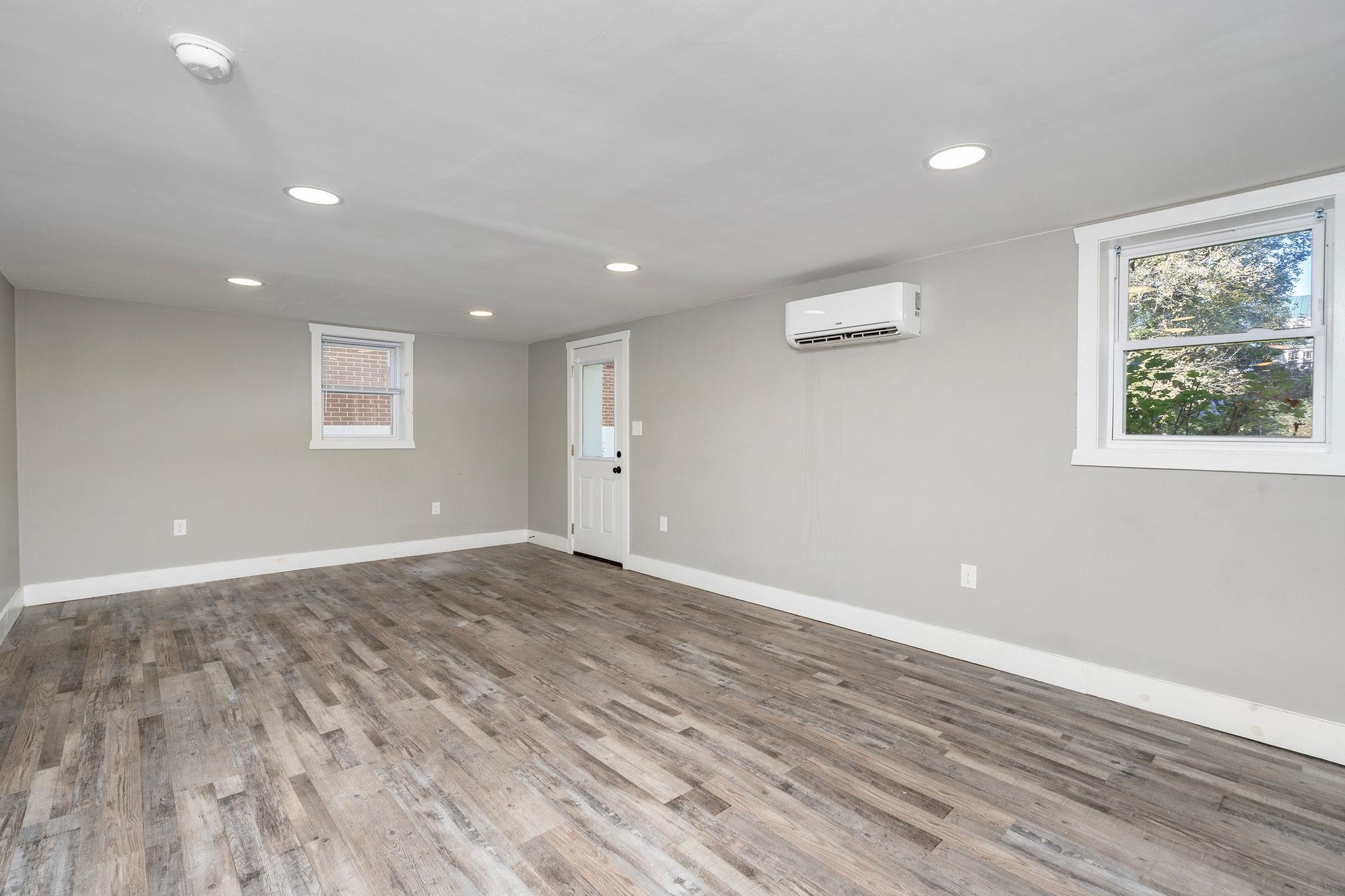 409 HENDREN AVE, STAUNTON, Virginia 24401, 3 Bedrooms Bedrooms, ,2 BathroomsBathrooms,Residential,409 HENDREN AVE,683522 MLS # 683522 409 HENDREN AVE, STAUNTON, Virginia 24401, 3 Bedrooms Bedrooms, ,2 BathroomsBathrooms,Residential,409 HENDREN AVE,683522 MLS # 683522