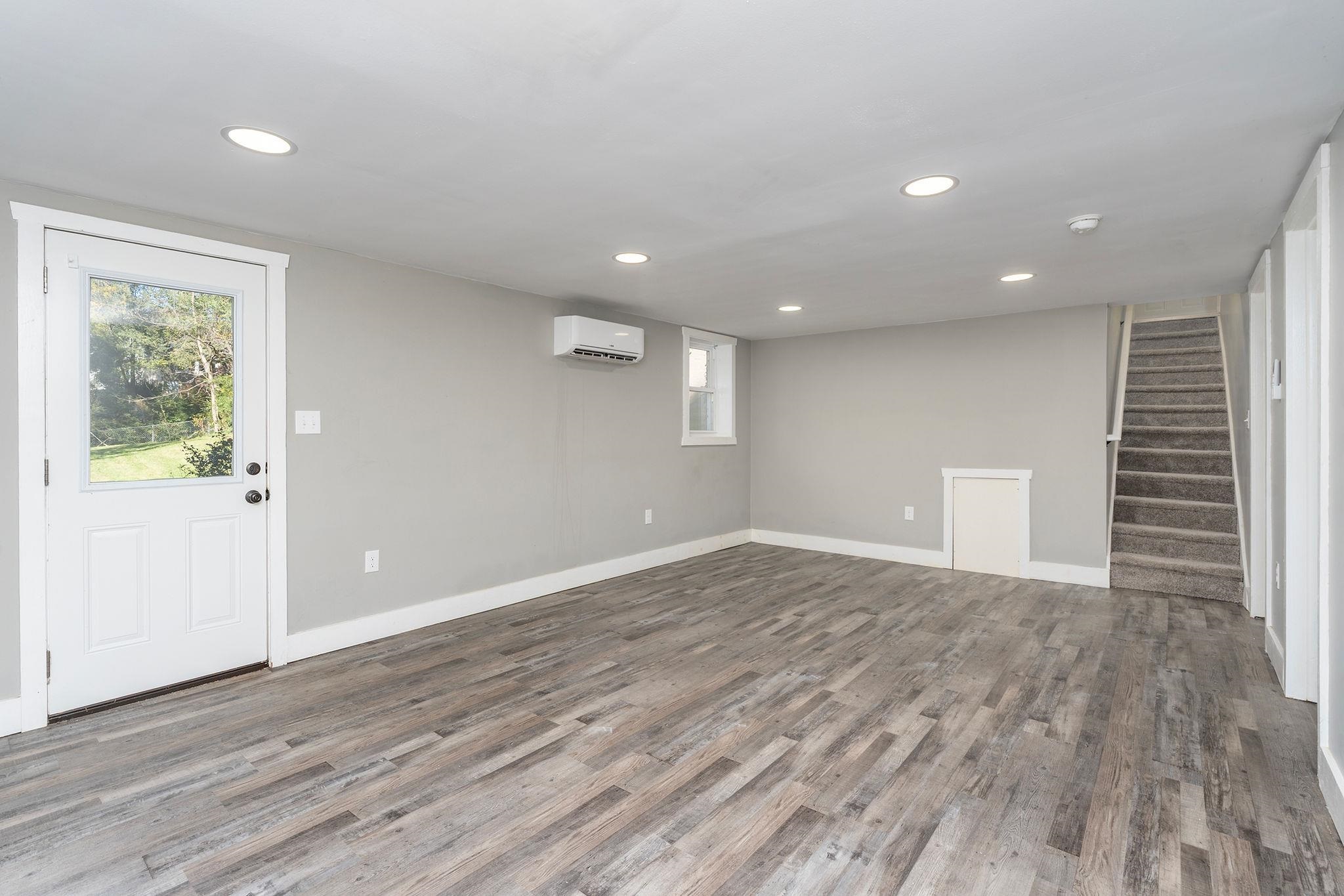 409 HENDREN AVE, STAUNTON, Virginia 24401, 3 Bedrooms Bedrooms, ,2 BathroomsBathrooms,Residential,409 HENDREN AVE,683522 MLS # 683522 409 HENDREN AVE, STAUNTON, Virginia 24401, 3 Bedrooms Bedrooms, ,2 BathroomsBathrooms,Residential,409 HENDREN AVE,683522 MLS # 683522