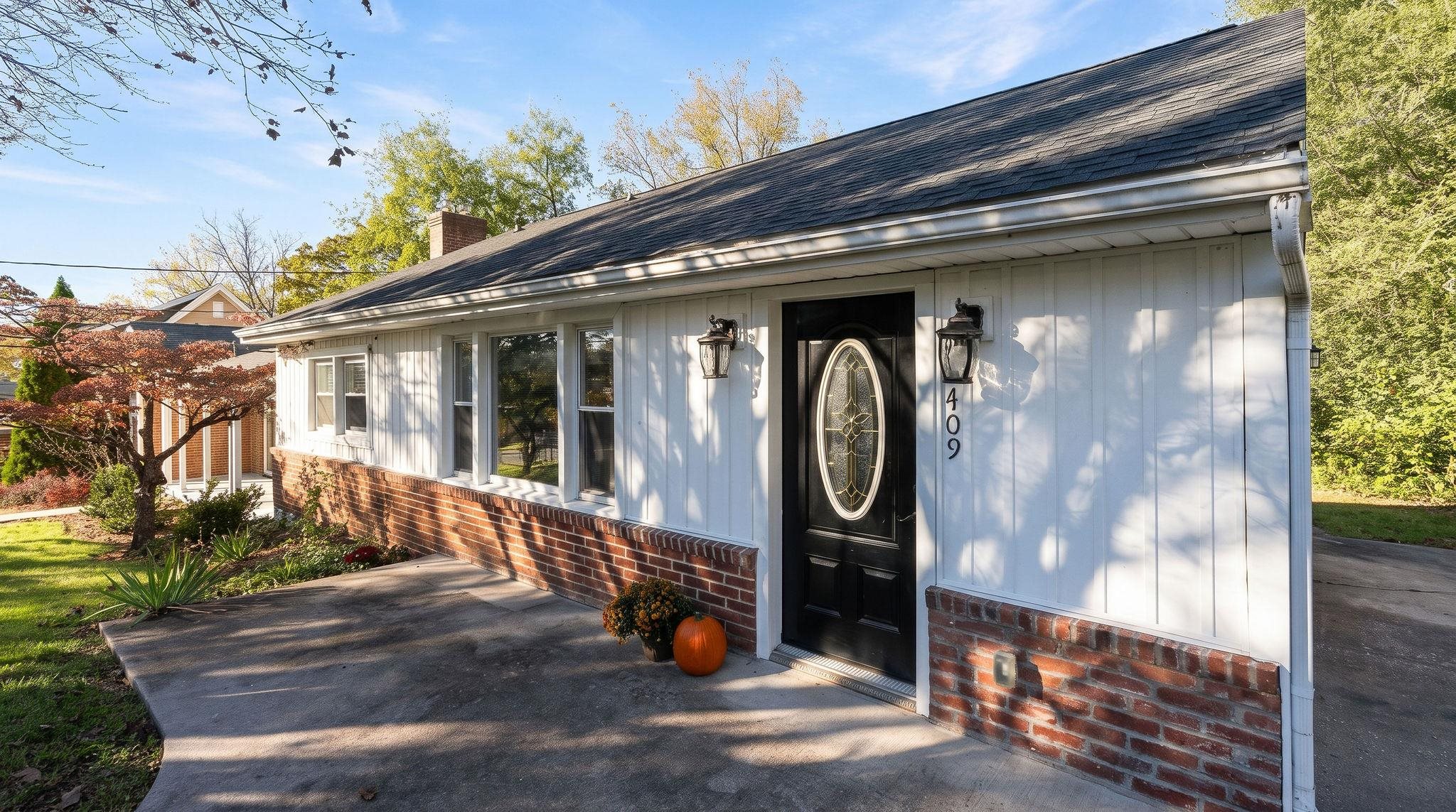 409 HENDREN AVE, STAUNTON, Virginia 24401, 3 Bedrooms Bedrooms, ,2 BathroomsBathrooms,Residential,409 HENDREN AVE,683522 MLS # 683522 409 HENDREN AVE, STAUNTON, Virginia 24401, 3 Bedrooms Bedrooms, ,2 BathroomsBathrooms,Residential,409 HENDREN AVE,683522 MLS # 683522