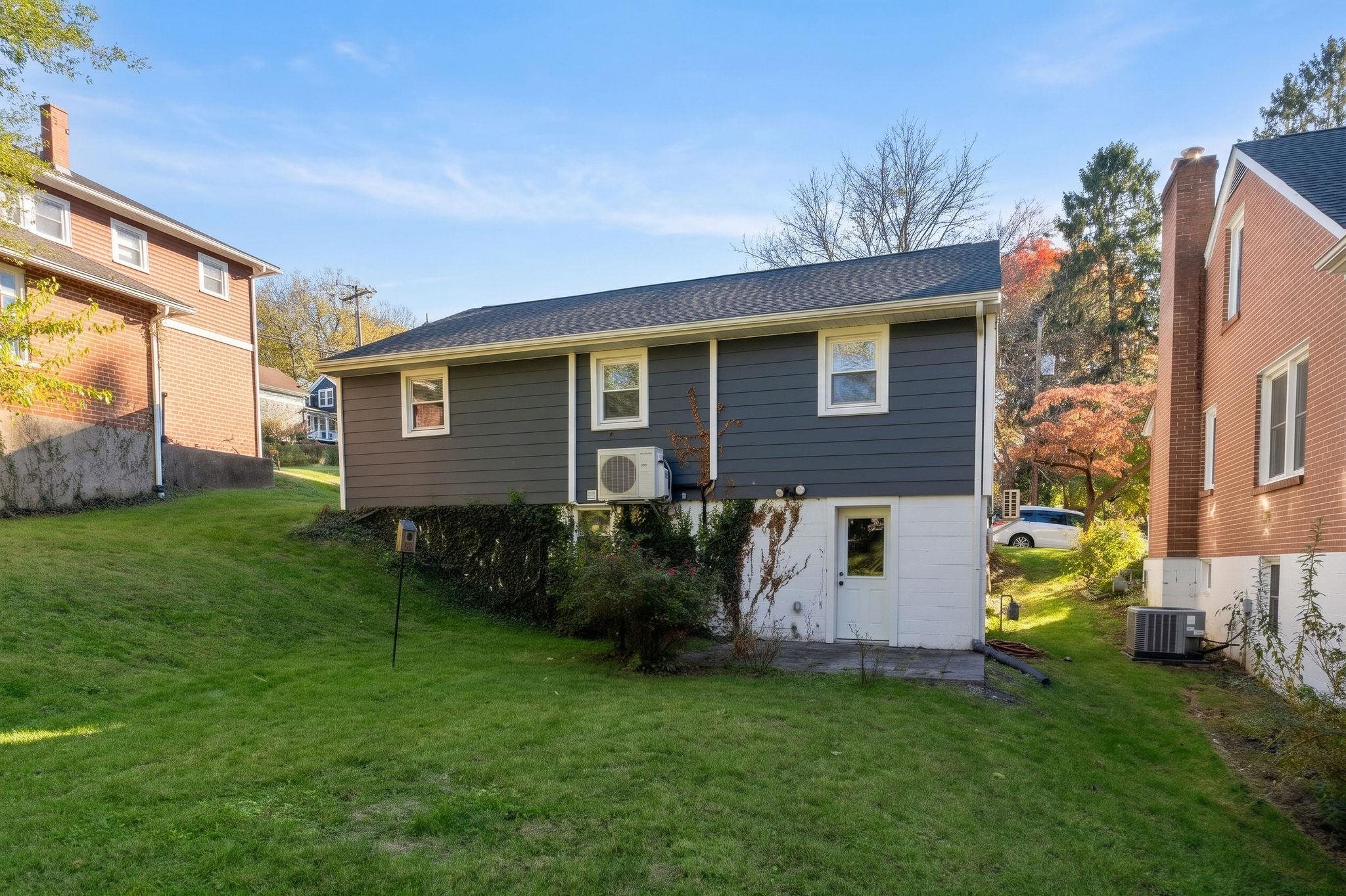 409 HENDREN AVE, STAUNTON, Virginia 24401, 3 Bedrooms Bedrooms, ,2 BathroomsBathrooms,Residential,409 HENDREN AVE,683522 MLS # 683522 409 HENDREN AVE, STAUNTON, Virginia 24401, 3 Bedrooms Bedrooms, ,2 BathroomsBathrooms,Residential,409 HENDREN AVE,683522 MLS # 683522