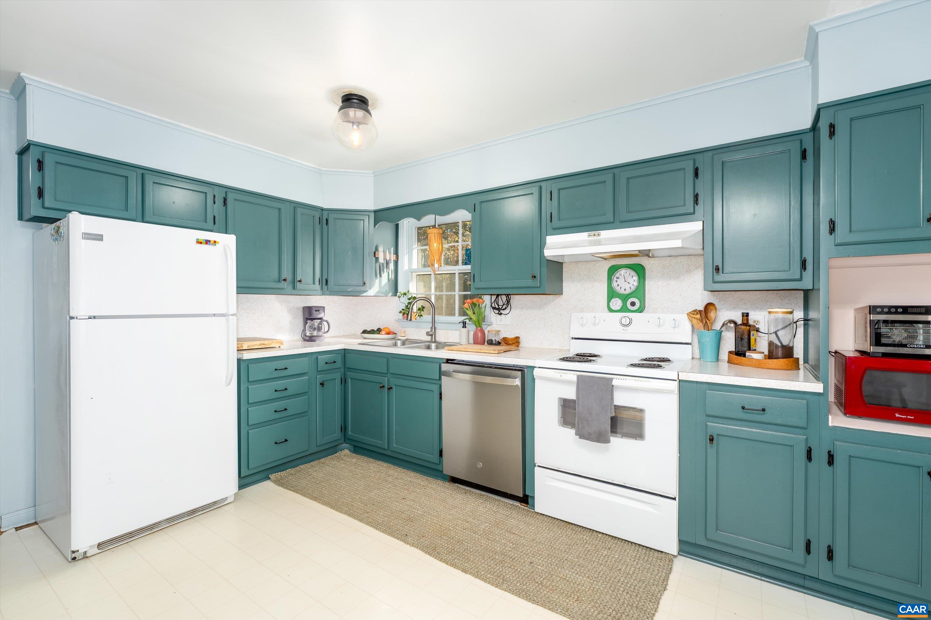 5741 PINE LN, CROZET, Virginia 22932, 4 Bedrooms Bedrooms, ,3 BathroomsBathrooms,Residential,5741 PINE LN,683525 MLS # 683525 5741 PINE LN, CROZET, Virginia 22932, 4 Bedrooms Bedrooms, ,3 BathroomsBathrooms,Residential,5741 PINE LN,683525 MLS # 683525