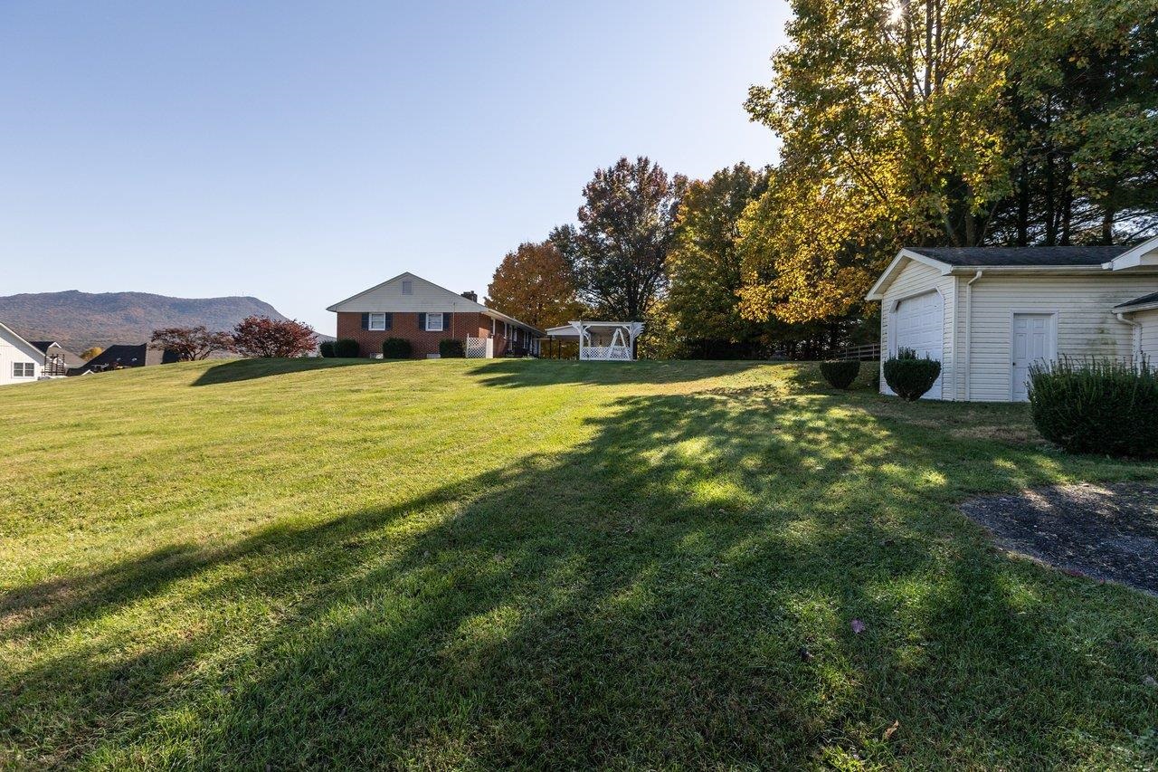 611 WOODS RD, ROCKINGHAM, Virginia 22801, 3 Bedrooms Bedrooms, ,2 BathroomsBathrooms,Residential,Jo Ann Huffman,611 WOODS RD,683536 MLS # 683536
