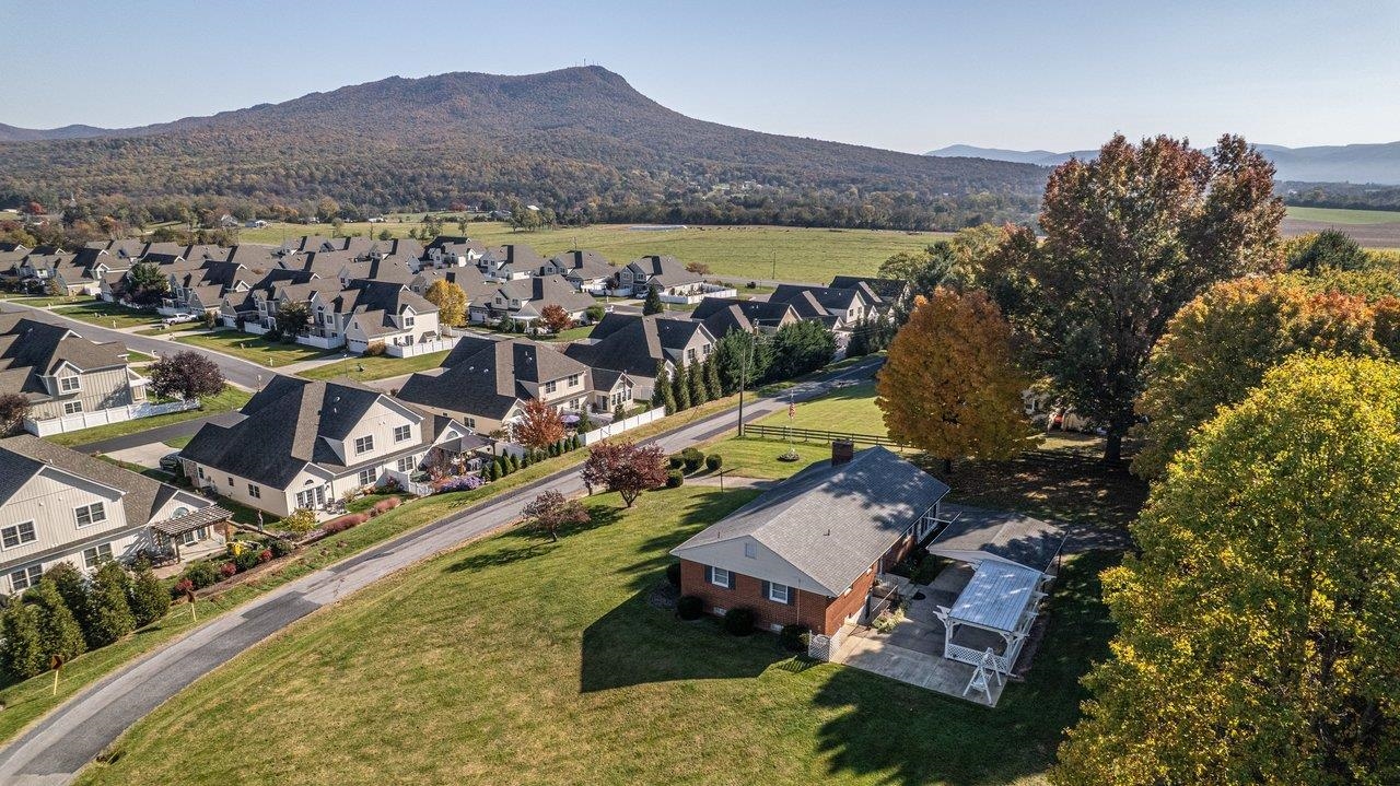 611 WOODS RD, ROCKINGHAM, Virginia 22801, 3 Bedrooms Bedrooms, ,2 BathroomsBathrooms,Residential,Jo Ann Huffman,611 WOODS RD,683536 MLS # 683536