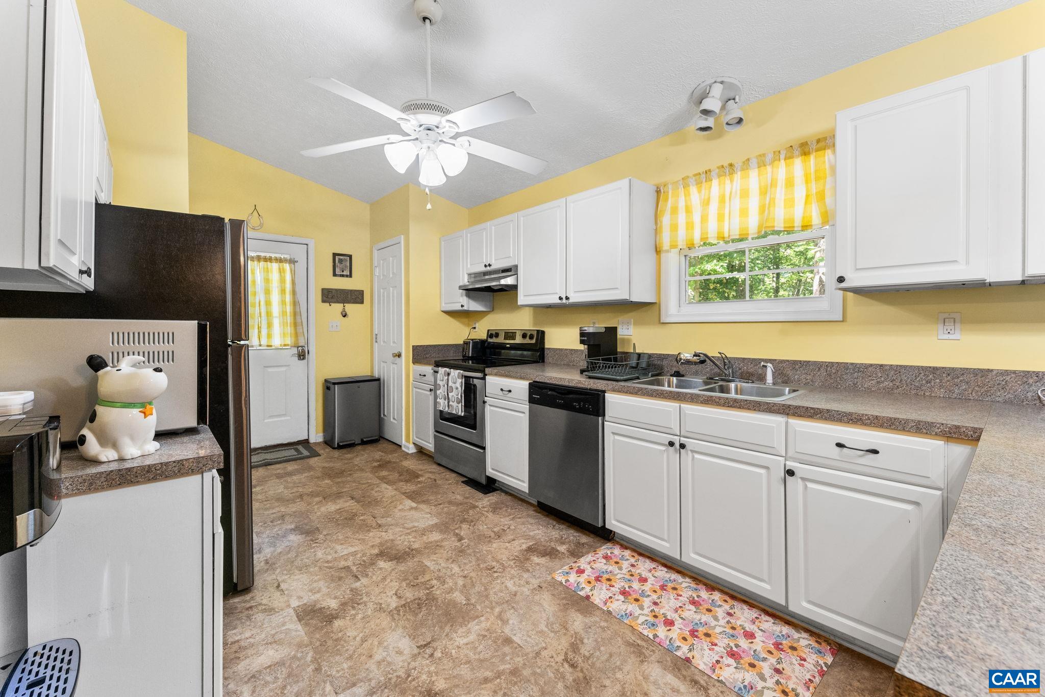 921 JEFFERSON DR, PALMYRA, Virginia 22963, 3 Bedrooms Bedrooms, ,2 BathroomsBathrooms,Residential,921 JEFFERSON DR,683516 MLS # 683516 921 JEFFERSON DR, PALMYRA, Virginia 22963, 3 Bedrooms Bedrooms, ,2 BathroomsBathrooms,Residential,921 JEFFERSON DR,683516 MLS # 683516