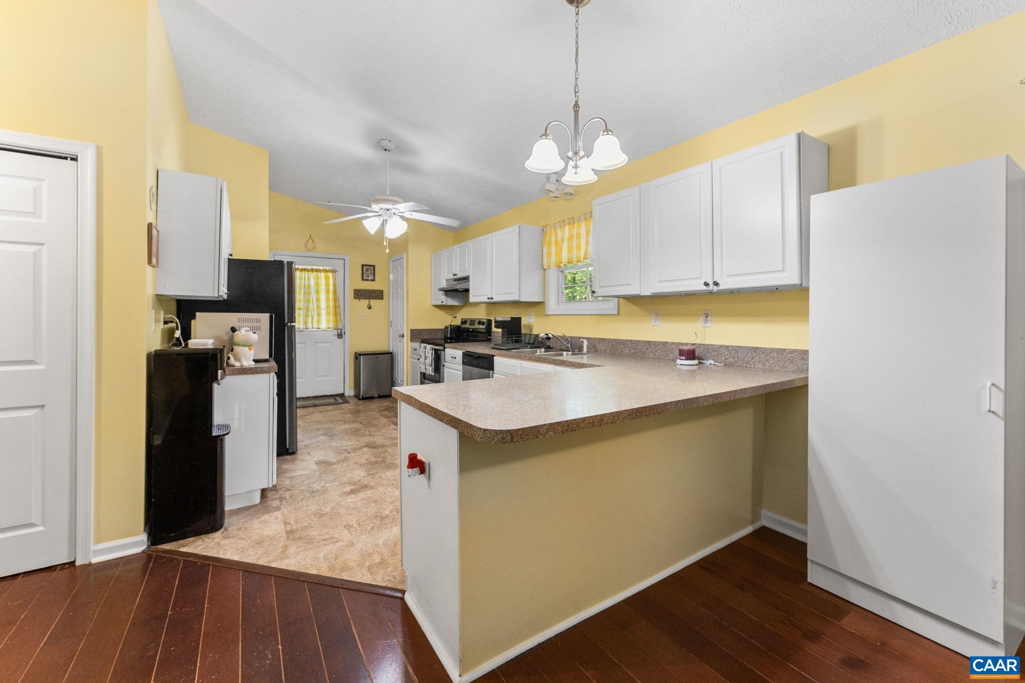 921 JEFFERSON DR, PALMYRA, Virginia 22963, 3 Bedrooms Bedrooms, ,2 BathroomsBathrooms,Residential,921 JEFFERSON DR,683516 MLS # 683516 921 JEFFERSON DR, PALMYRA, Virginia 22963, 3 Bedrooms Bedrooms, ,2 BathroomsBathrooms,Residential,921 JEFFERSON DR,683516 MLS # 683516