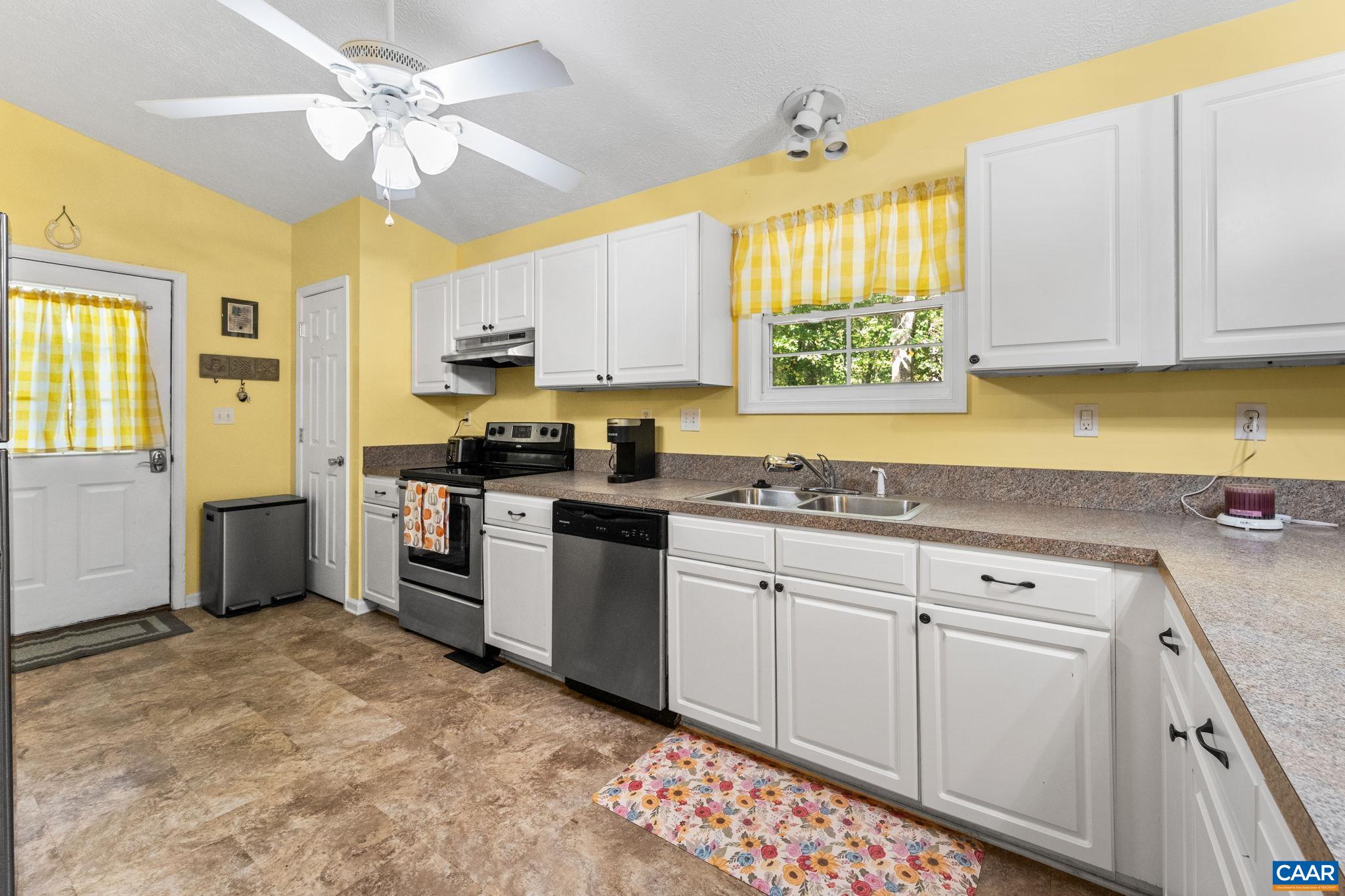 921 JEFFERSON DR, PALMYRA, Virginia 22963, 3 Bedrooms Bedrooms, ,2 BathroomsBathrooms,Residential,921 JEFFERSON DR,683516 MLS # 683516 921 JEFFERSON DR, PALMYRA, Virginia 22963, 3 Bedrooms Bedrooms, ,2 BathroomsBathrooms,Residential,921 JEFFERSON DR,683516 MLS # 683516