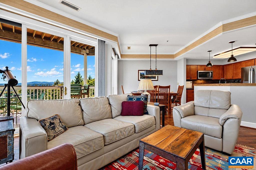 1942 HIGH RIDGE PL CONDOS, WINTERGREEN RESORT, Virginia 22967, 2 Bedrooms Bedrooms, ,2 BathroomsBathrooms,Residential,1942 HIGH RIDGE PL CONDOS,683381 MLS # 683381