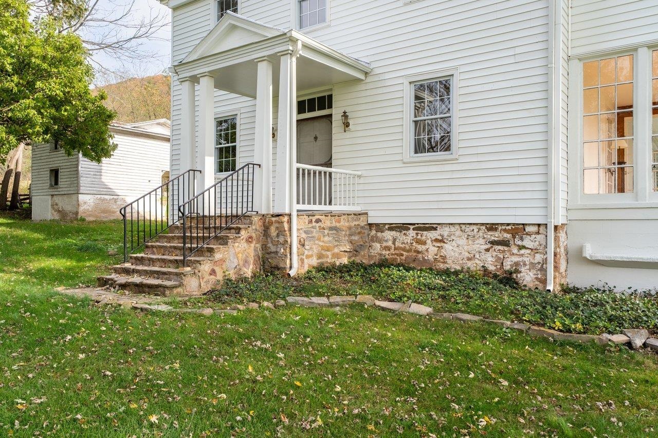 16090 BROCKS GAP RD, FULKS RUN, Virginia 22830, 3 Bedrooms Bedrooms, ,3 BathroomsBathrooms,Residential,Liskey Property,16090 BROCKS GAP RD,683394 MLS # 683394 16090 BROCKS GAP RD, FULKS RUN, Virginia 22830, 3 Bedrooms Bedrooms, ,3 BathroomsBathrooms,Residential,Liskey Property,16090 BROCKS GAP RD,683394 MLS # 683394