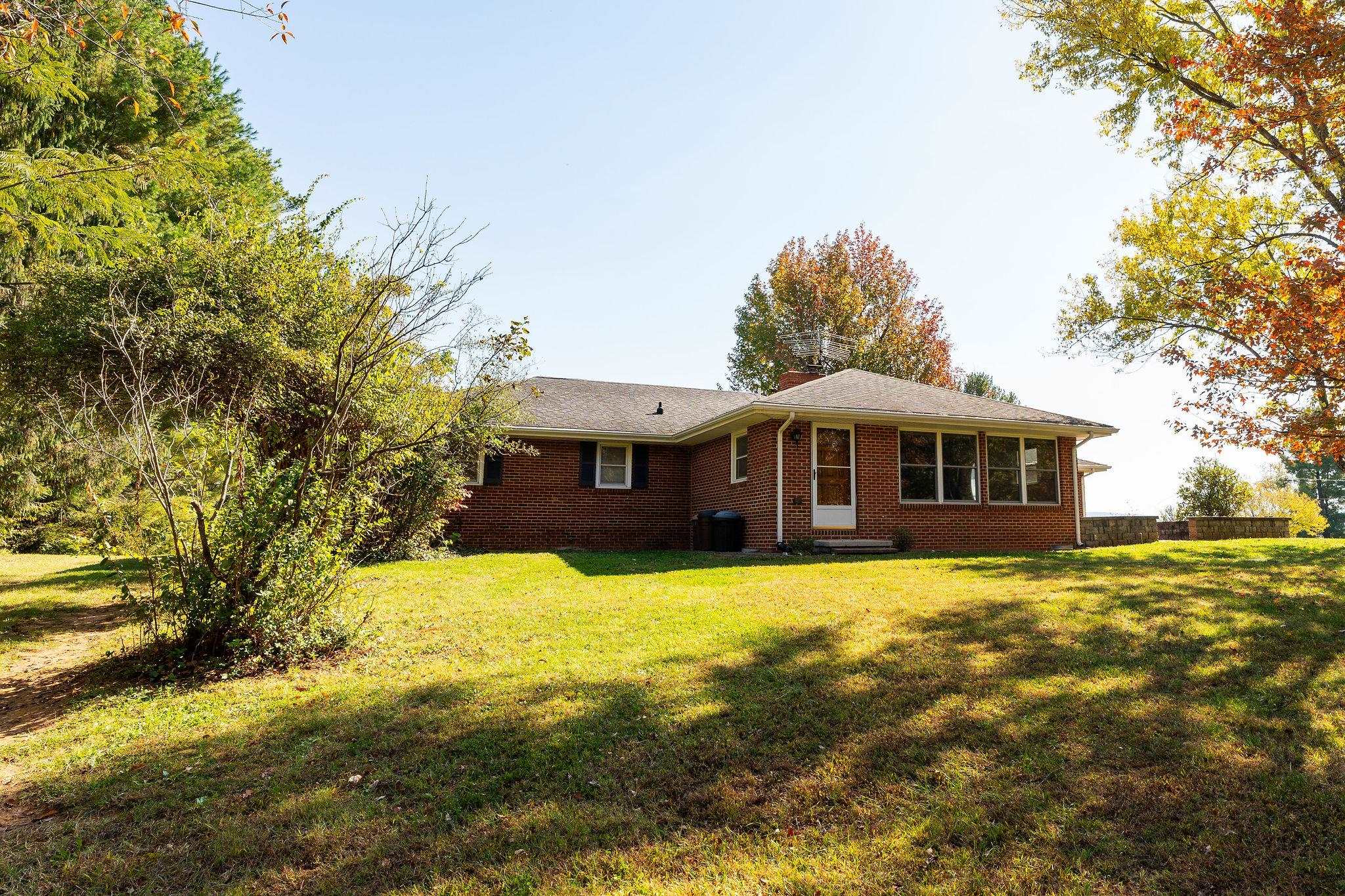 21 PEAK LN, WAYNESBORO, Virginia 22980, 3 Bedrooms Bedrooms, ,2 BathroomsBathrooms,Residential,21 PEAK LN,683539 MLS # 683539 21 PEAK LN, WAYNESBORO, Virginia 22980, 3 Bedrooms Bedrooms, ,2 BathroomsBathrooms,Residential,21 PEAK LN,683539 MLS # 683539