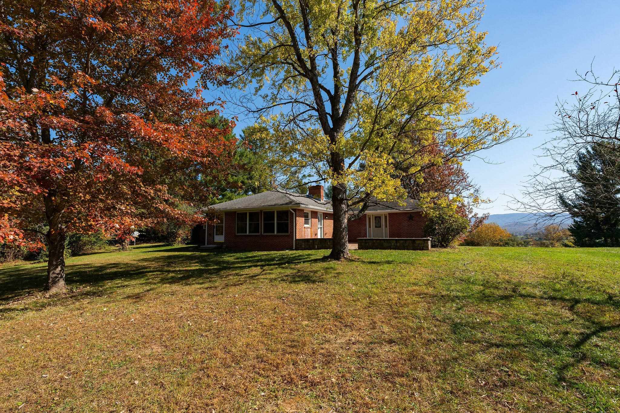 21 PEAK LN, WAYNESBORO, Virginia 22980, 3 Bedrooms Bedrooms, ,2 BathroomsBathrooms,Residential,21 PEAK LN,683539 MLS # 683539 21 PEAK LN, WAYNESBORO, Virginia 22980, 3 Bedrooms Bedrooms, ,2 BathroomsBathrooms,Residential,21 PEAK LN,683539 MLS # 683539