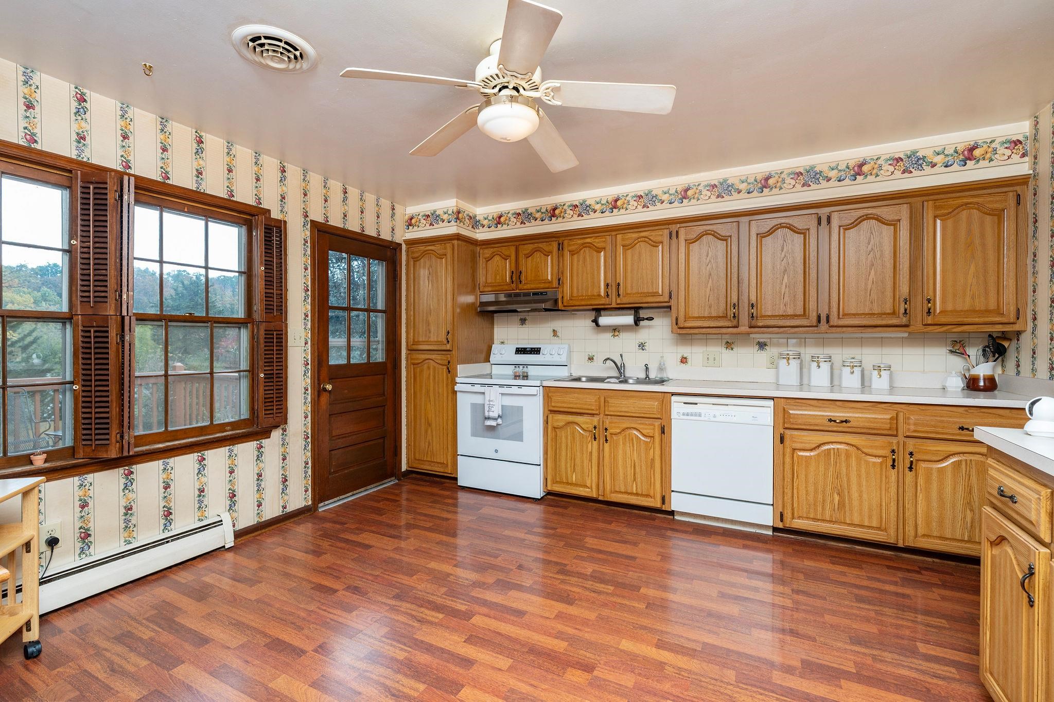 1029 RIDGEMONT DR, STAUNTON, Virginia 24401, 4 Bedrooms Bedrooms, ,3 BathroomsBathrooms,Residential,1029 RIDGEMONT DR,683547 MLS # 683547 1029 RIDGEMONT DR, STAUNTON, Virginia 24401, 4 Bedrooms Bedrooms, ,3 BathroomsBathrooms,Residential,1029 RIDGEMONT DR,683547 MLS # 683547