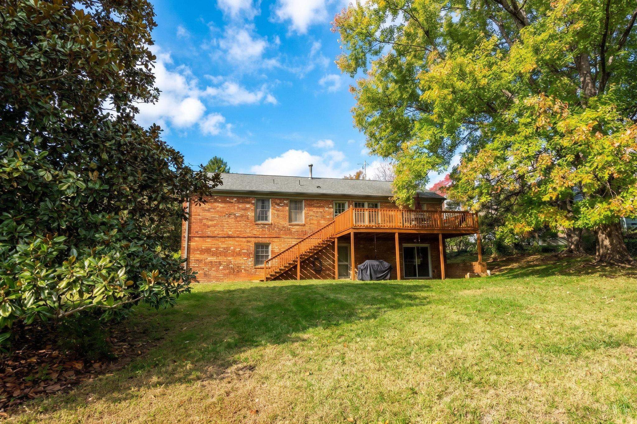 1029 RIDGEMONT DR, STAUNTON, Virginia 24401, 4 Bedrooms Bedrooms, ,3 BathroomsBathrooms,Residential,1029 RIDGEMONT DR,683547 MLS # 683547 1029 RIDGEMONT DR, STAUNTON, Virginia 24401, 4 Bedrooms Bedrooms, ,3 BathroomsBathrooms,Residential,1029 RIDGEMONT DR,683547 MLS # 683547