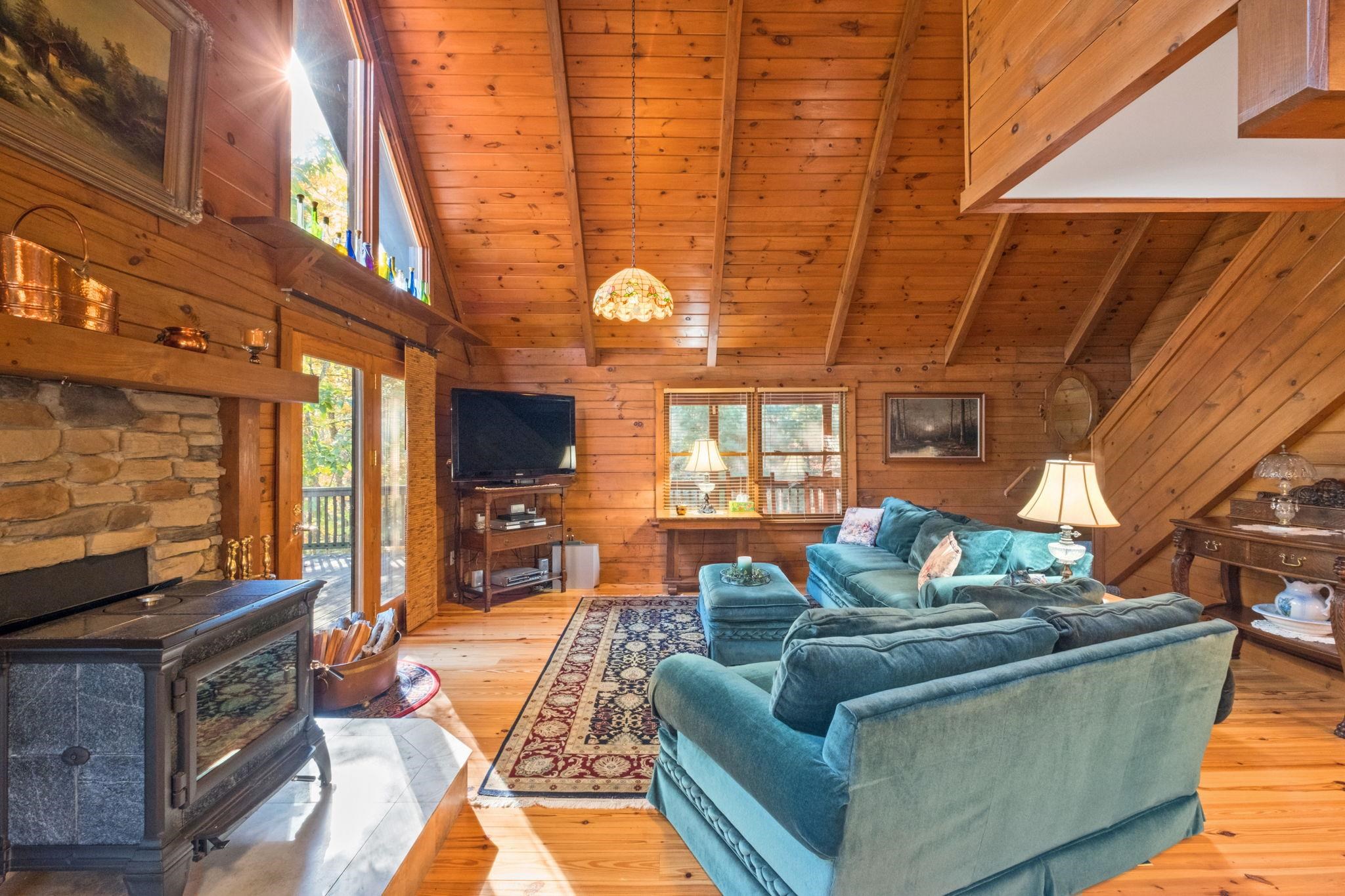 268 LAUREL HOLLOW RD, VESUVIUS, Virginia 24483, 3 Bedrooms Bedrooms, ,3 BathroomsBathrooms,Residential,OWL'S NEST,268 LAUREL HOLLOW RD,683548 MLS # 683548 268 LAUREL HOLLOW RD, VESUVIUS, Virginia 24483, 3 Bedrooms Bedrooms, ,3 BathroomsBathrooms,Residential,OWL'S NEST,268 LAUREL HOLLOW RD,683548 MLS # 683548
