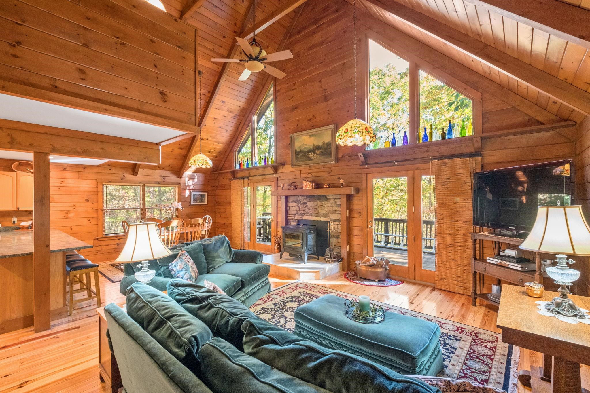 268 LAUREL HOLLOW RD, VESUVIUS, Virginia 24483, 3 Bedrooms Bedrooms, ,3 BathroomsBathrooms,Residential,OWL'S NEST,268 LAUREL HOLLOW RD,683548 MLS # 683548 268 LAUREL HOLLOW RD, VESUVIUS, Virginia 24483, 3 Bedrooms Bedrooms, ,3 BathroomsBathrooms,Residential,OWL'S NEST,268 LAUREL HOLLOW RD,683548 MLS # 683548