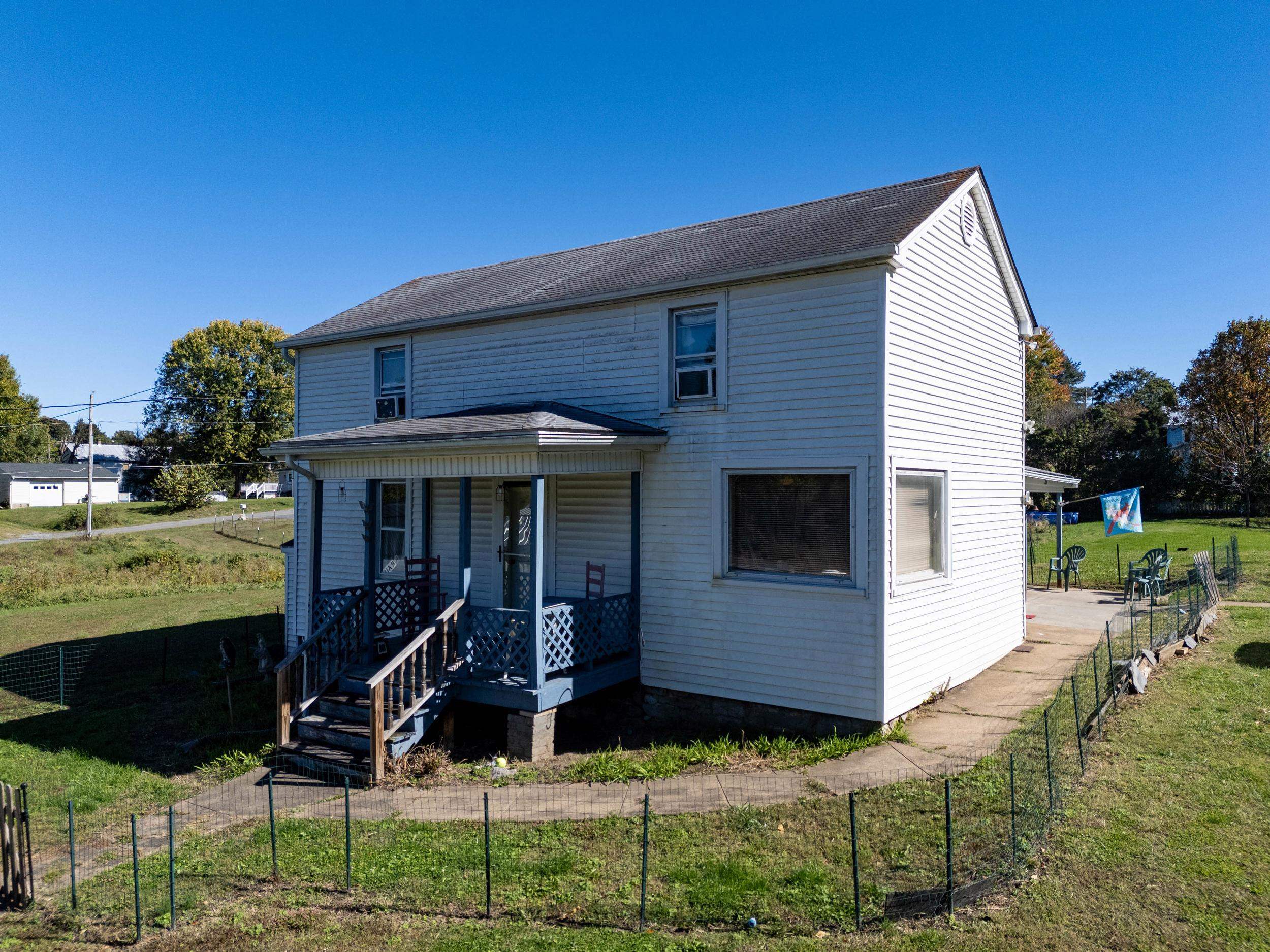 106 RAIL FAN LN, SHENANDOAH, Virginia 22849, 4 Bedrooms Bedrooms, ,1 BathroomBathrooms,Residential,106 RAIL FAN LN,683554 MLS # 683554