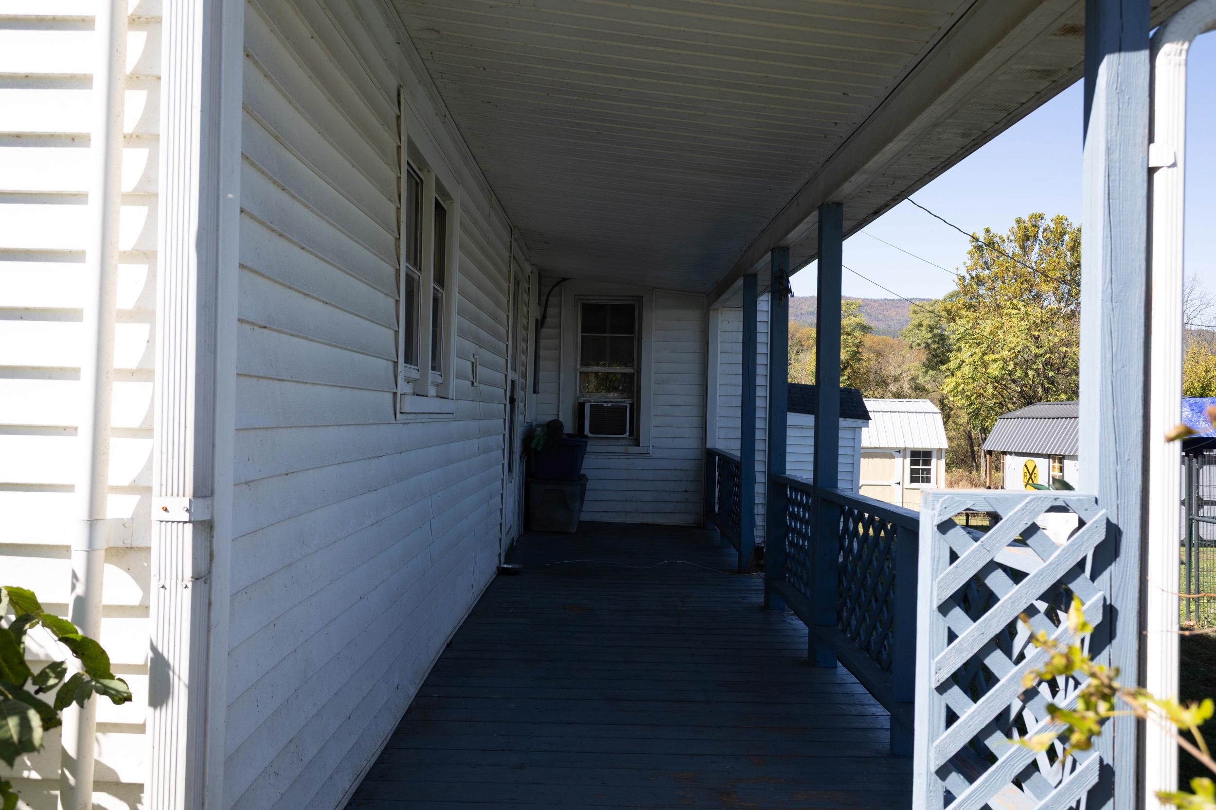 106 RAIL FAN LN, SHENANDOAH, Virginia 22849, 4 Bedrooms Bedrooms, ,1 BathroomBathrooms,Residential,106 RAIL FAN LN,683554 MLS # 683554