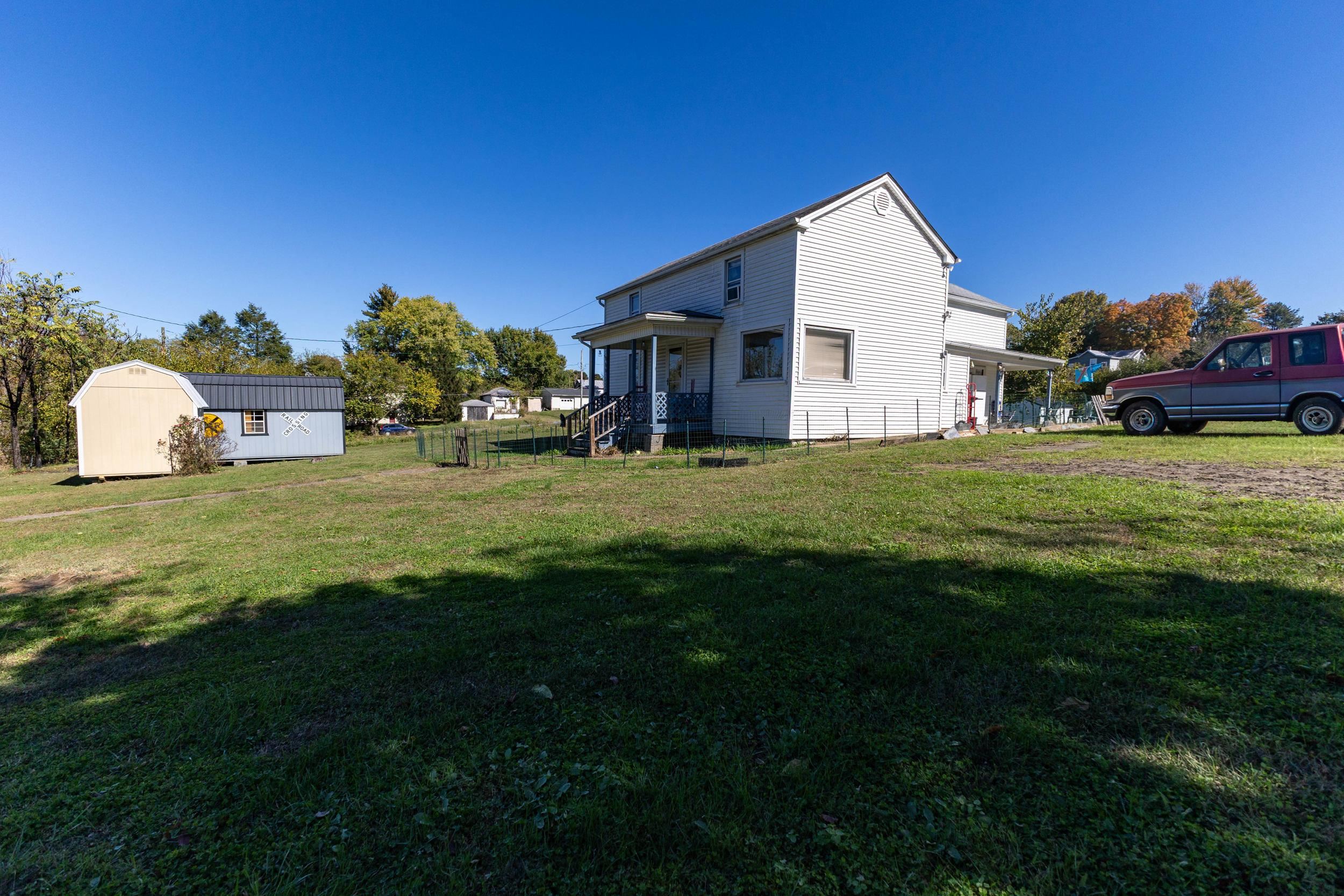 106 RAIL FAN LN, SHENANDOAH, Virginia 22849, 4 Bedrooms Bedrooms, ,1 BathroomBathrooms,Residential,106 RAIL FAN LN,683554 MLS # 683554