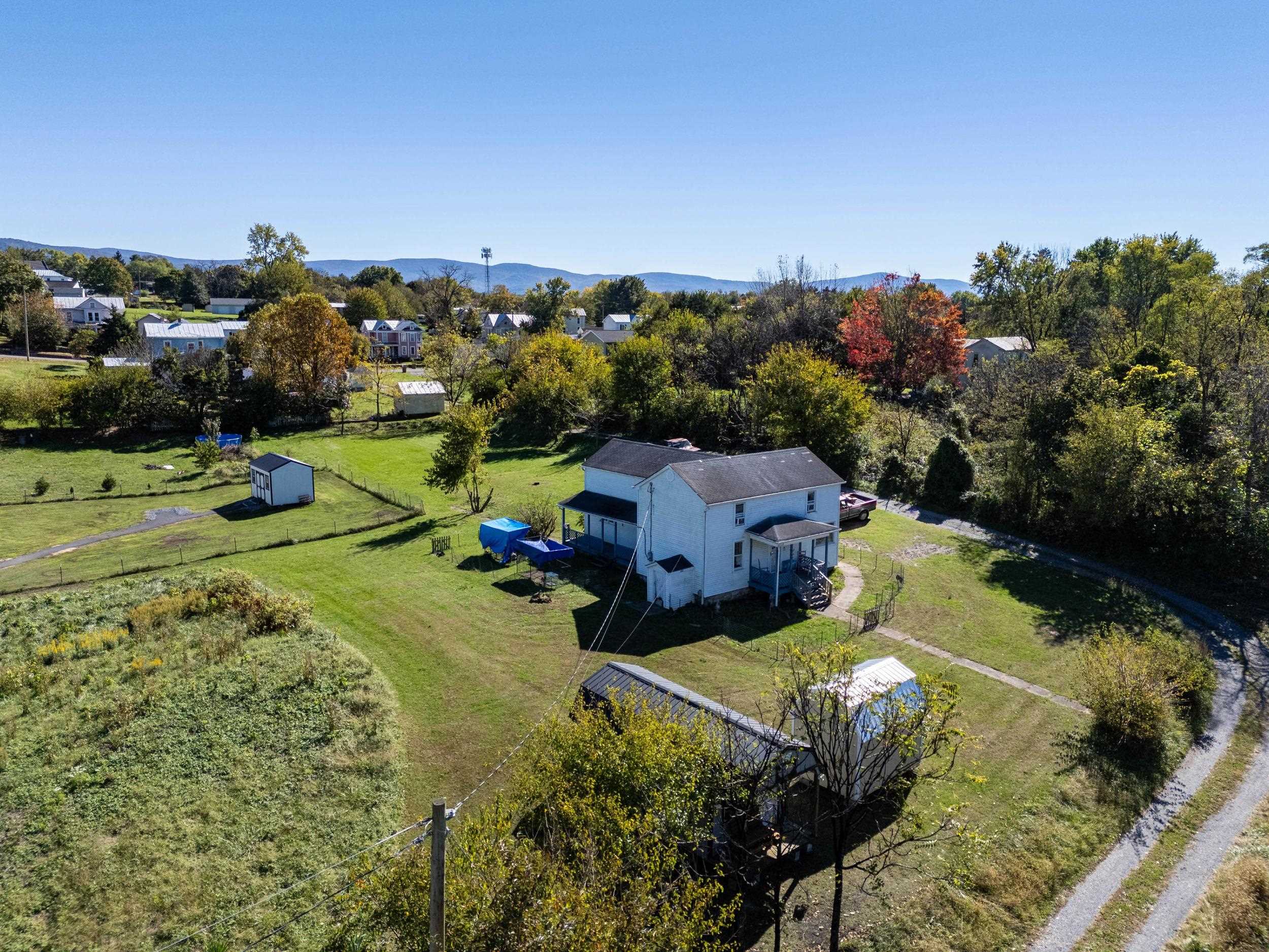 106 RAIL FAN LN, SHENANDOAH, Virginia 22849, 4 Bedrooms Bedrooms, ,1 BathroomBathrooms,Residential,106 RAIL FAN LN,683554 MLS # 683554