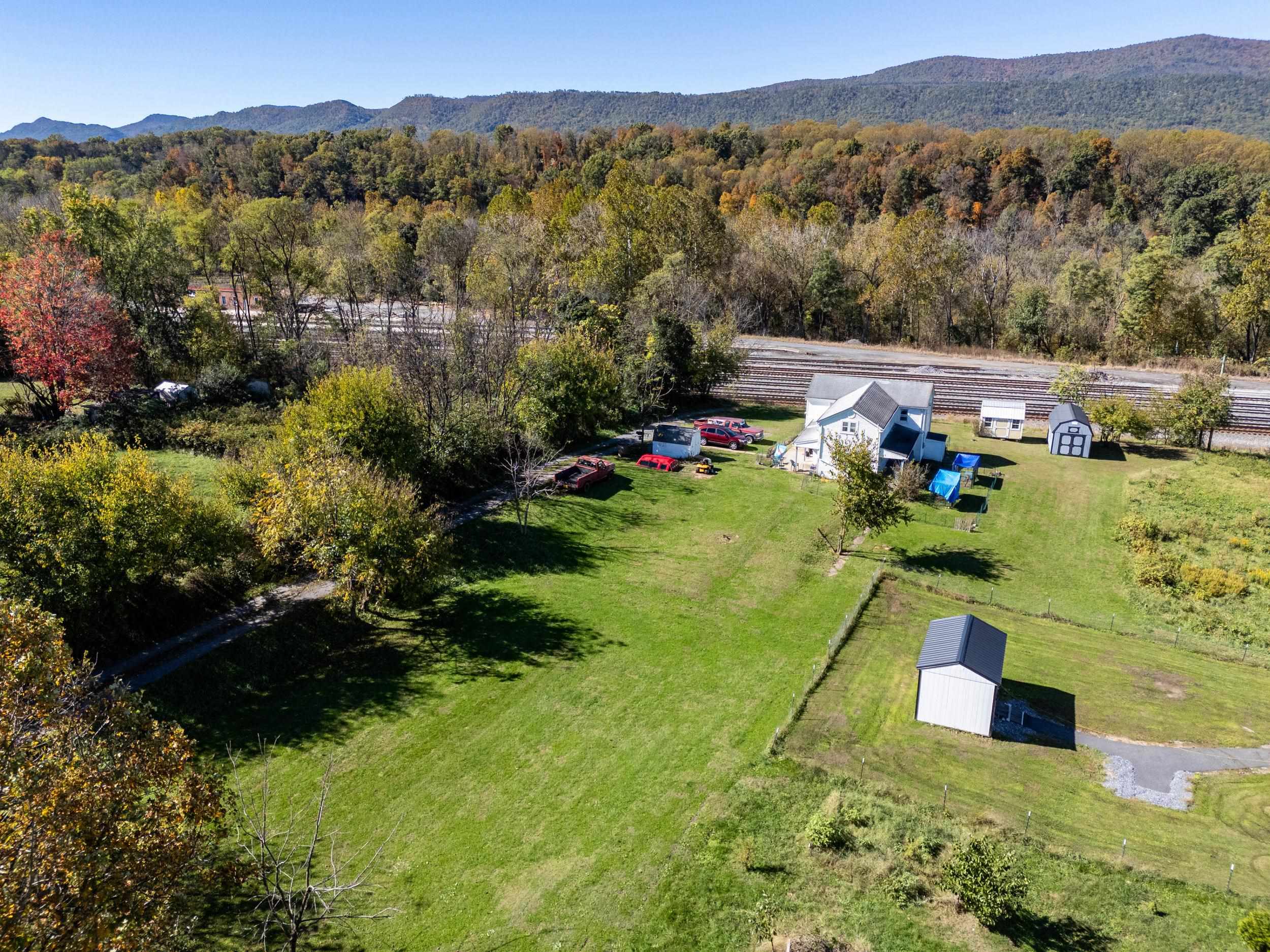 106 RAIL FAN LN, SHENANDOAH, Virginia 22849, 4 Bedrooms Bedrooms, ,1 BathroomBathrooms,Residential,106 RAIL FAN LN,683554 MLS # 683554