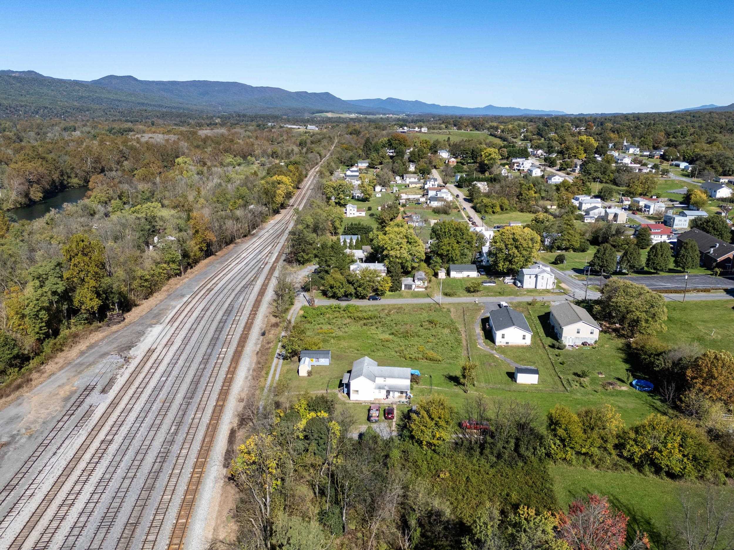 106 RAIL FAN LN, SHENANDOAH, Virginia 22849, 4 Bedrooms Bedrooms, ,1 BathroomBathrooms,Residential,106 RAIL FAN LN,683554 MLS # 683554