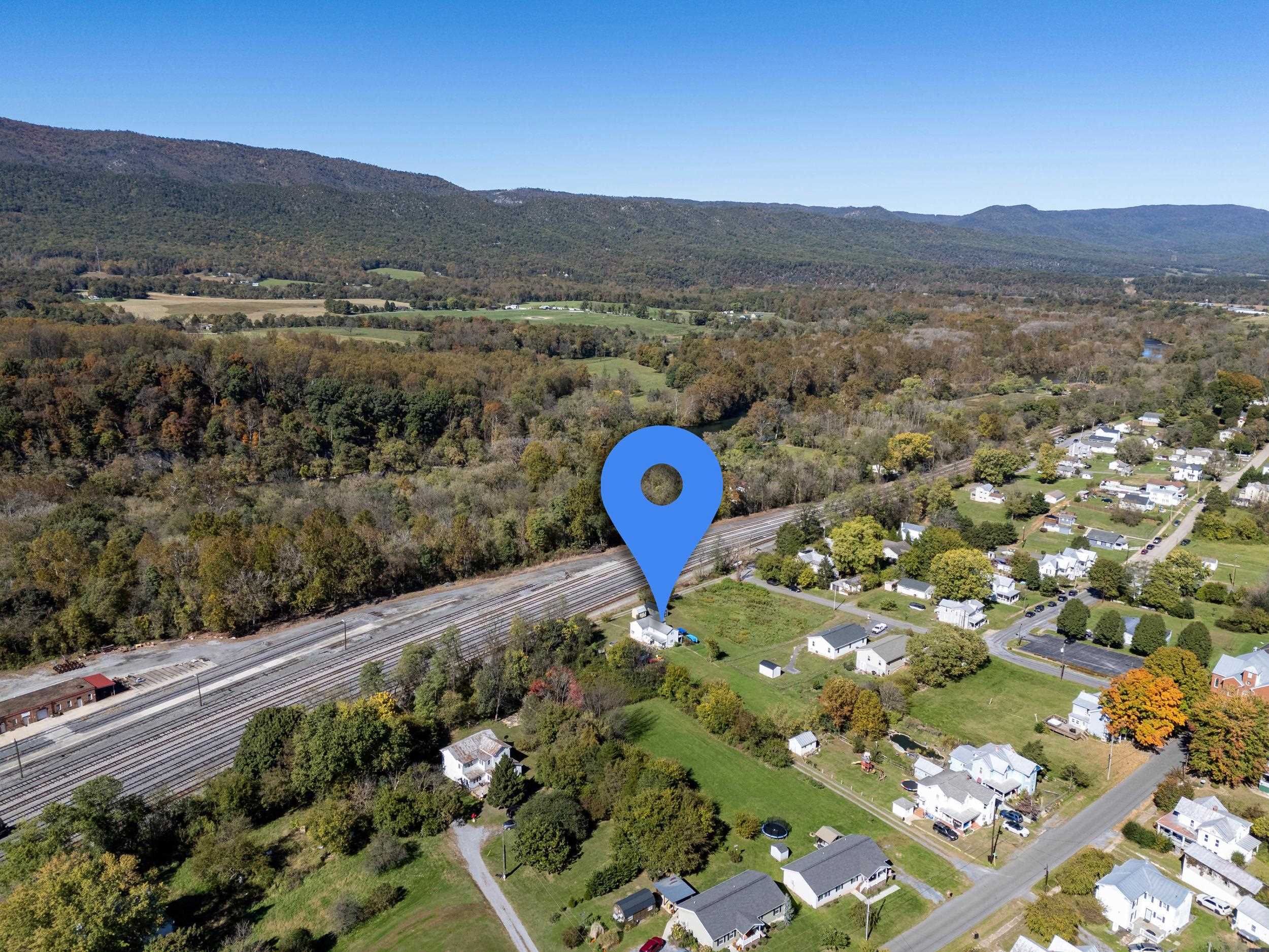 106 RAIL FAN LN, SHENANDOAH, Virginia 22849, 4 Bedrooms Bedrooms, ,1 BathroomBathrooms,Residential,106 RAIL FAN LN,683554 MLS # 683554