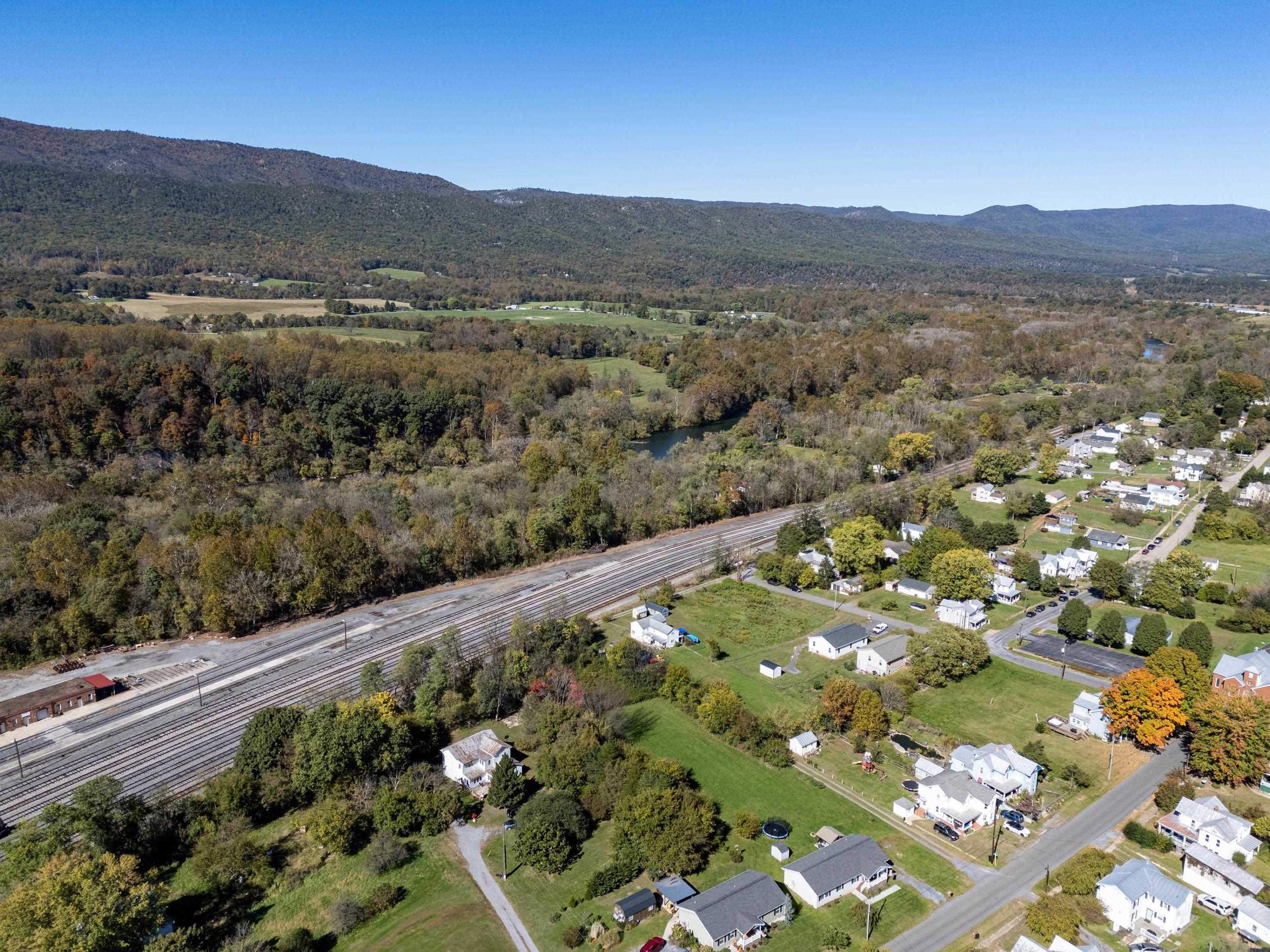 106 RAIL FAN LN, SHENANDOAH, Virginia 22849, 4 Bedrooms Bedrooms, ,1 BathroomBathrooms,Residential,106 RAIL FAN LN,683554 MLS # 683554