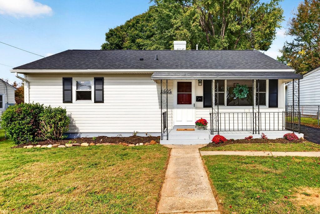 1605 MONROE ST, WAYNESBORO, Virginia 22980, 3 Bedrooms Bedrooms, ,1 BathroomBathrooms,Residential,1605 MONROE ST,683556 MLS # 683556