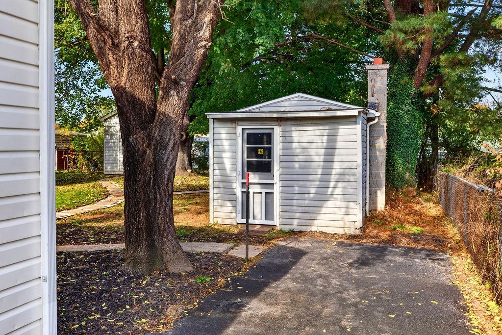 1605 MONROE ST, WAYNESBORO, Virginia 22980, 3 Bedrooms Bedrooms, ,1 BathroomBathrooms,Residential,1605 MONROE ST,683556 MLS # 683556