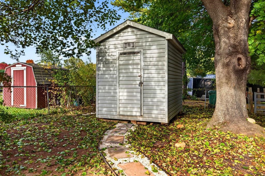 1605 MONROE ST, WAYNESBORO, Virginia 22980, 3 Bedrooms Bedrooms, ,1 BathroomBathrooms,Residential,1605 MONROE ST,683556 MLS # 683556