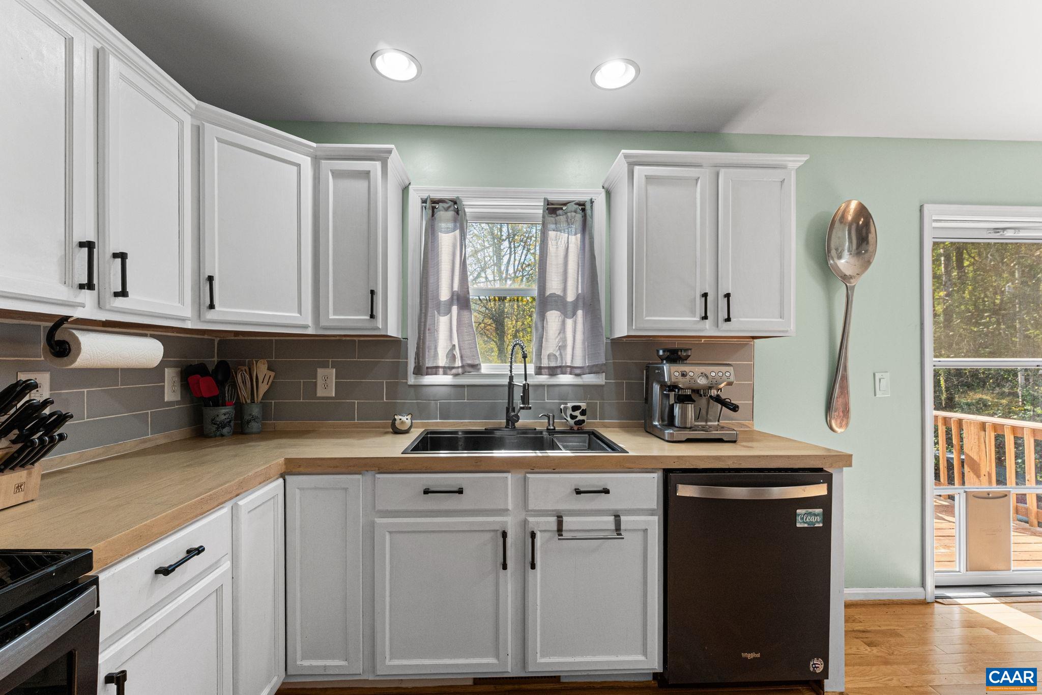 14 HIGH VIEW RD, STANARDSVILLE, Virginia 22973, 3 Bedrooms Bedrooms, ,3 BathroomsBathrooms,Residential,14 HIGH VIEW RD,683557 MLS # 683557 14 HIGH VIEW RD, STANARDSVILLE, Virginia 22973, 3 Bedrooms Bedrooms, ,3 BathroomsBathrooms,Residential,14 HIGH VIEW RD,683557 MLS # 683557