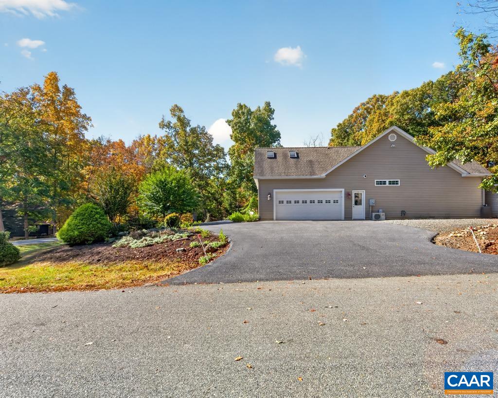 20 FAIRWOOD PL, PALMYRA, Virginia 22963, 4 Bedrooms Bedrooms, ,3 BathroomsBathrooms,Residential,20 FAIRWOOD PL,683558 MLS # 683558 20 FAIRWOOD PL, PALMYRA, Virginia 22963, 4 Bedrooms Bedrooms, ,3 BathroomsBathrooms,Residential,20 FAIRWOOD PL,683558 MLS # 683558