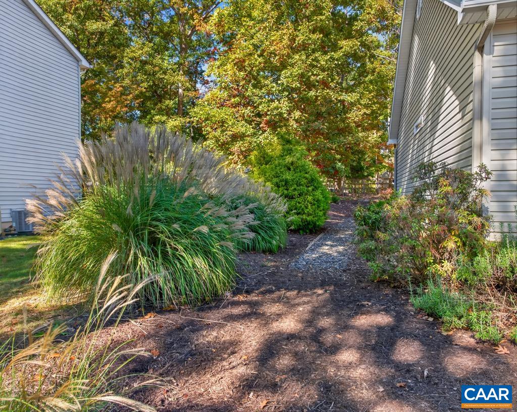20 FAIRWOOD PL, PALMYRA, Virginia 22963, 4 Bedrooms Bedrooms, ,3 BathroomsBathrooms,Residential,20 FAIRWOOD PL,683558 MLS # 683558 20 FAIRWOOD PL, PALMYRA, Virginia 22963, 4 Bedrooms Bedrooms, ,3 BathroomsBathrooms,Residential,20 FAIRWOOD PL,683558 MLS # 683558