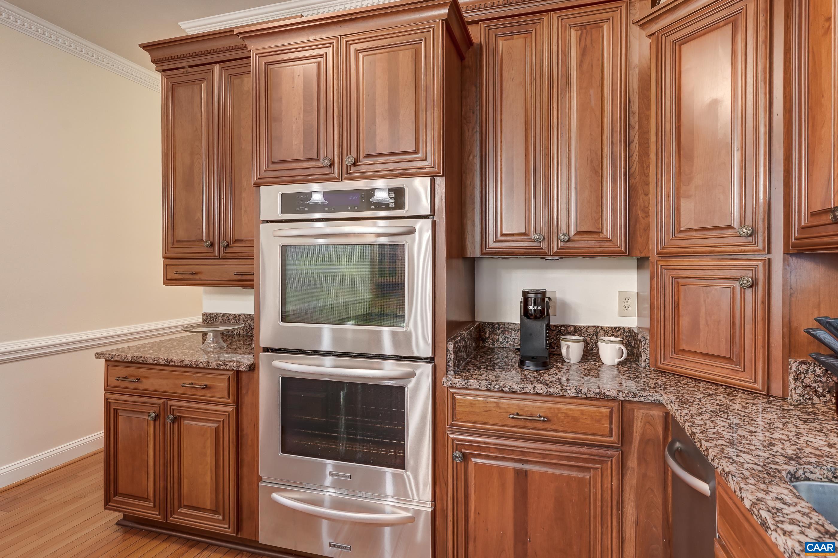 Double wall oven. Double wall oven.