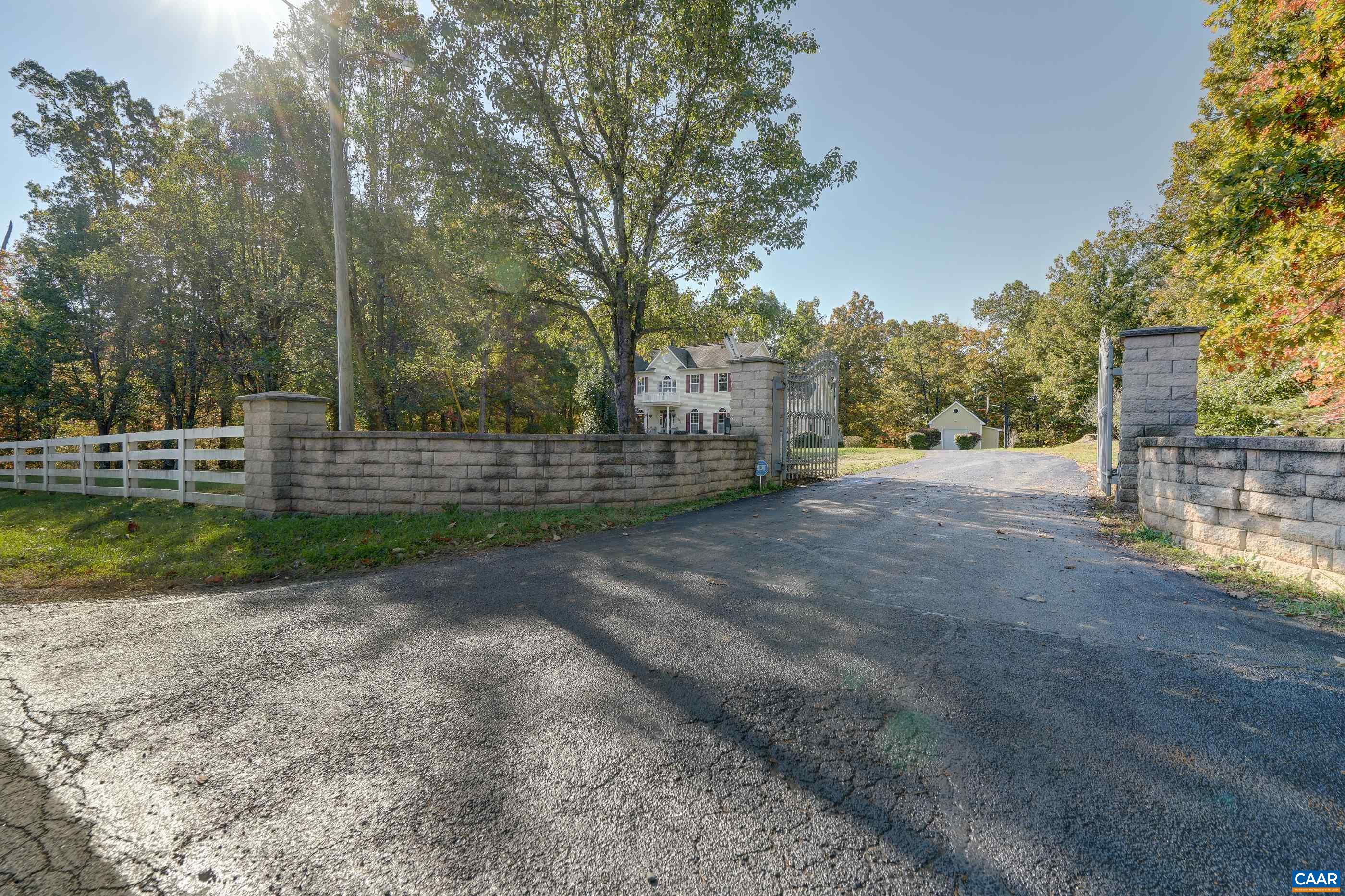 1831 SECRETARYS RD, SCOTTSVILLE, Virginia 24590, 4 Bedrooms Bedrooms, ,3 BathroomsBathrooms,Residential,1831 SECRETARYS RD,683510 MLS # 683510 1831 SECRETARYS RD, SCOTTSVILLE, Virginia 24590, 4 Bedrooms Bedrooms, ,3 BathroomsBathrooms,Residential,1831 SECRETARYS RD,683510 MLS # 683510