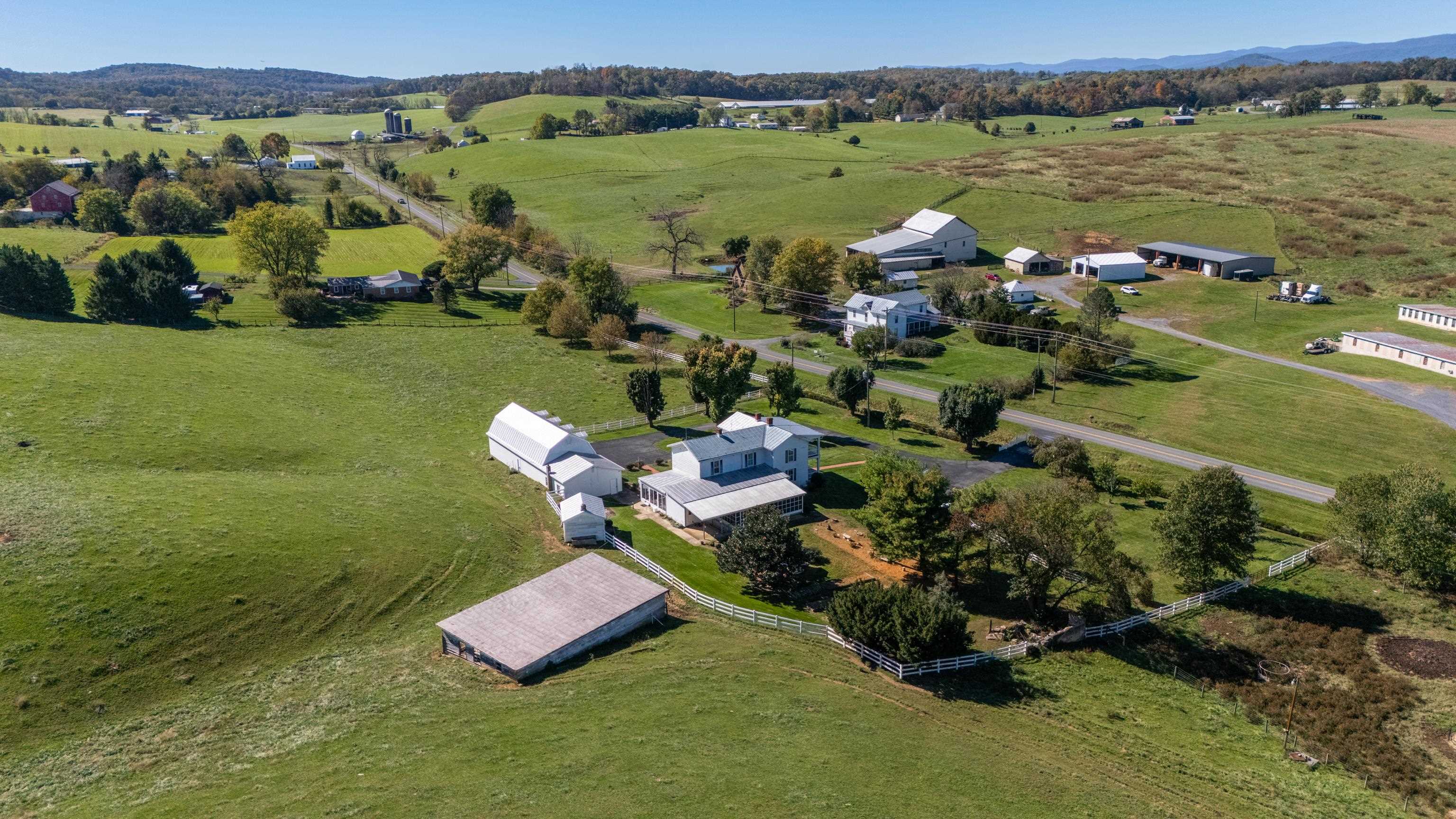 8274 SIMMERS VALLEY RD, ROCKINGHAM, Virginia 22802, 4 Bedrooms Bedrooms, ,3 BathroomsBathrooms,Residential,8274 SIMMERS VALLEY RD,683578 MLS # 683578 8274 SIMMERS VALLEY RD, ROCKINGHAM, Virginia 22802, 4 Bedrooms Bedrooms, ,3 BathroomsBathrooms,Residential,8274 SIMMERS VALLEY RD,683578 MLS # 683578