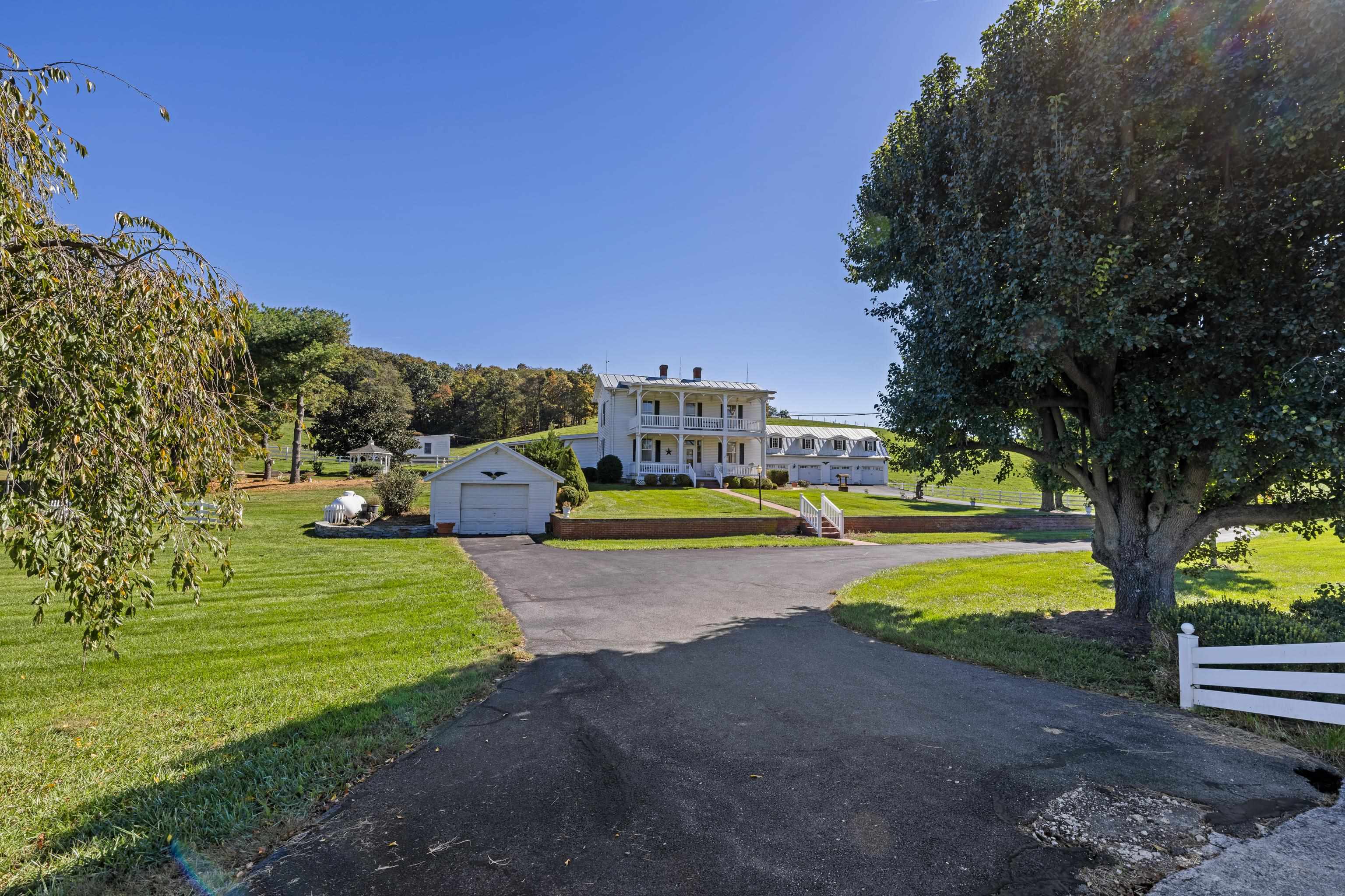 8274 SIMMERS VALLEY RD, ROCKINGHAM, Virginia 22802, 4 Bedrooms Bedrooms, ,3 BathroomsBathrooms,Residential,8274 SIMMERS VALLEY RD,683578 MLS # 683578 8274 SIMMERS VALLEY RD, ROCKINGHAM, Virginia 22802, 4 Bedrooms Bedrooms, ,3 BathroomsBathrooms,Residential,8274 SIMMERS VALLEY RD,683578 MLS # 683578