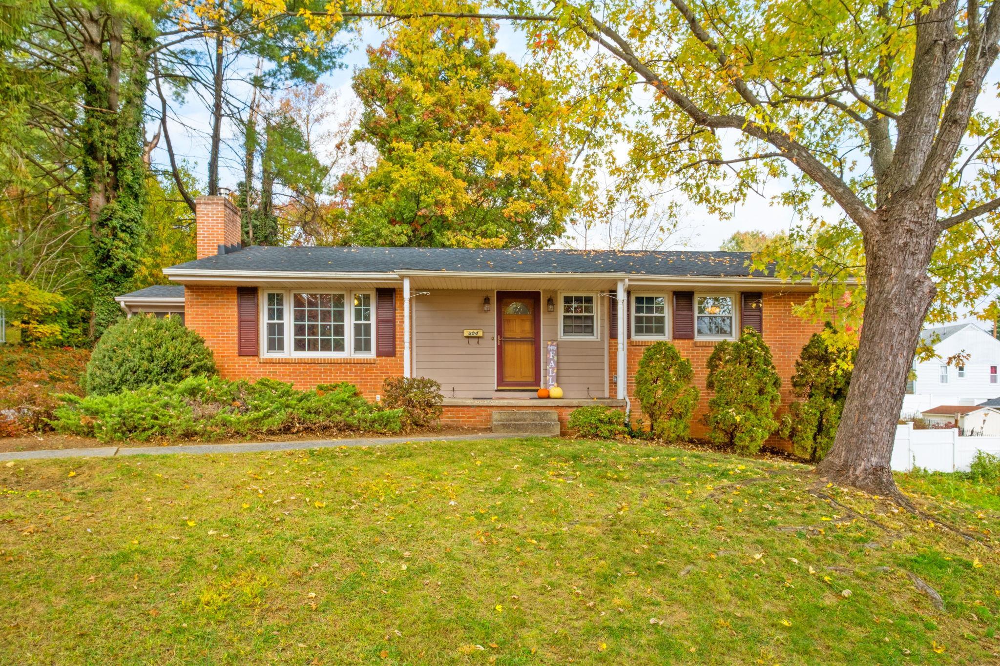 804 CHERRY HILL DR, STAUNTON, Virginia 22401, 3 Bedrooms Bedrooms, ,2 BathroomsBathrooms,Residential,804 CHERRY HILL DR,683425 MLS # 683425 804 CHERRY HILL DR, STAUNTON, Virginia 22401, 3 Bedrooms Bedrooms, ,2 BathroomsBathrooms,Residential,804 CHERRY HILL DR,683425 MLS # 683425