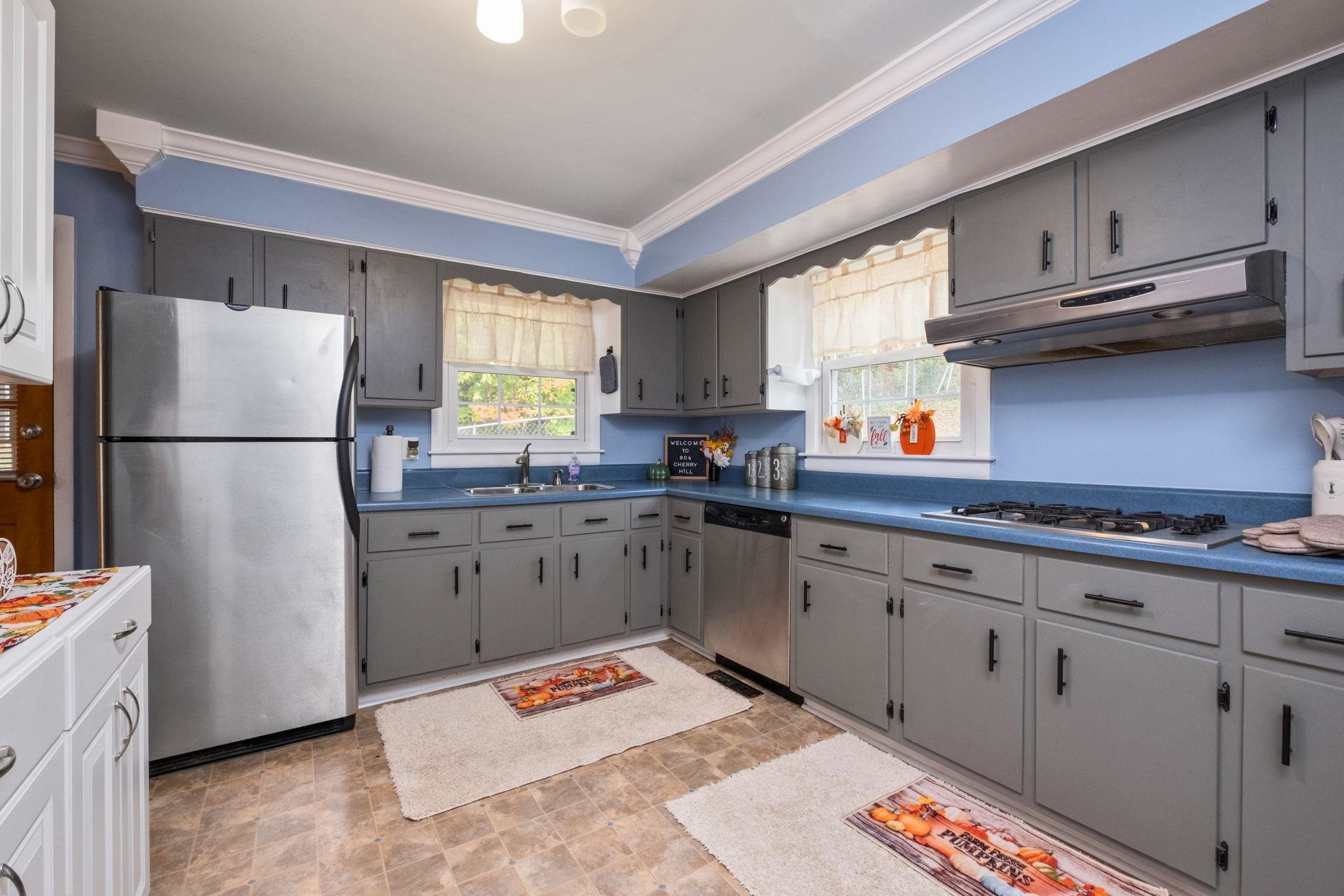 804 CHERRY HILL DR, STAUNTON, Virginia 22401, 3 Bedrooms Bedrooms, ,2 BathroomsBathrooms,Residential,804 CHERRY HILL DR,683425 MLS # 683425 804 CHERRY HILL DR, STAUNTON, Virginia 22401, 3 Bedrooms Bedrooms, ,2 BathroomsBathrooms,Residential,804 CHERRY HILL DR,683425 MLS # 683425