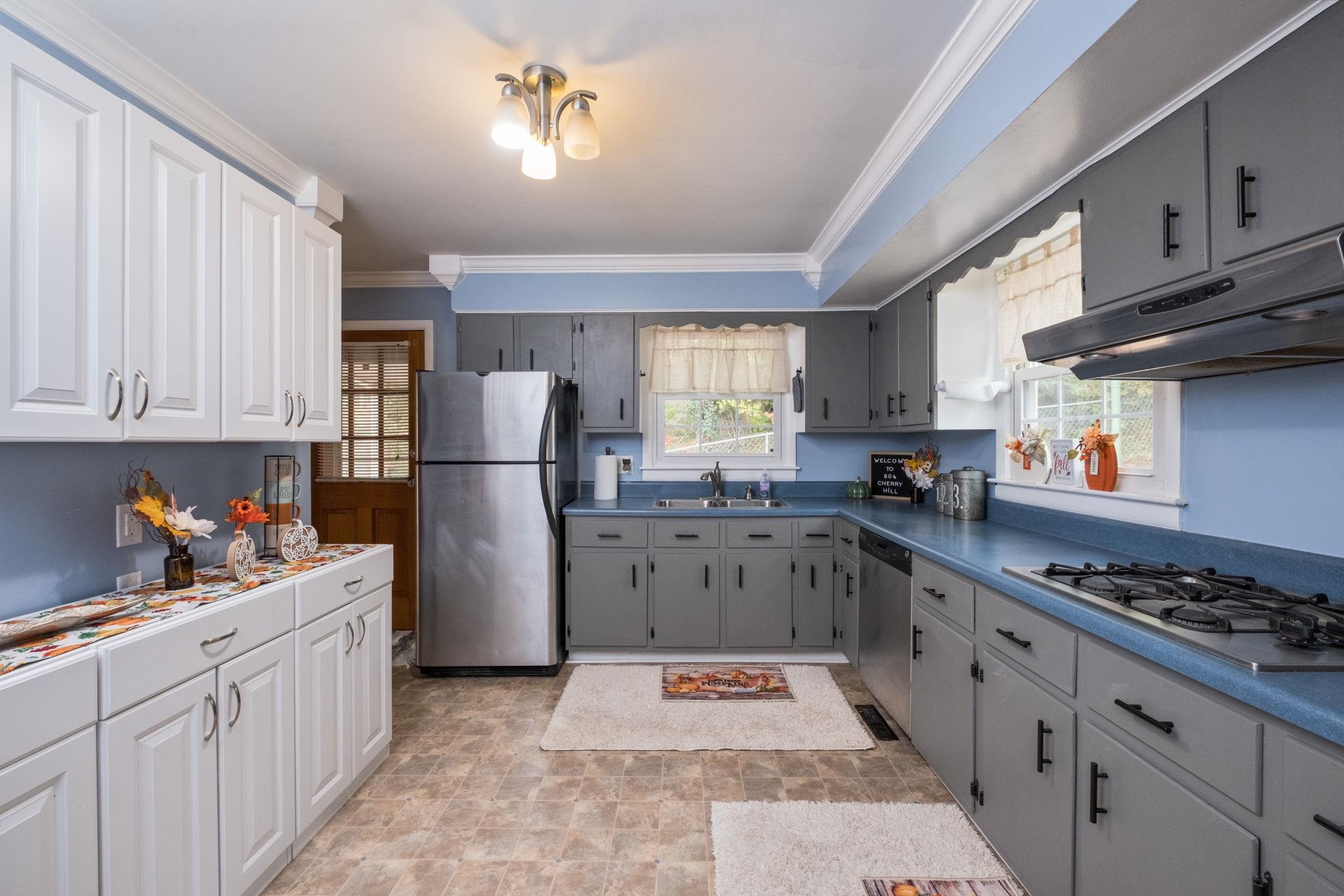 804 CHERRY HILL DR, STAUNTON, Virginia 22401, 3 Bedrooms Bedrooms, ,2 BathroomsBathrooms,Residential,804 CHERRY HILL DR,683425 MLS # 683425 804 CHERRY HILL DR, STAUNTON, Virginia 22401, 3 Bedrooms Bedrooms, ,2 BathroomsBathrooms,Residential,804 CHERRY HILL DR,683425 MLS # 683425