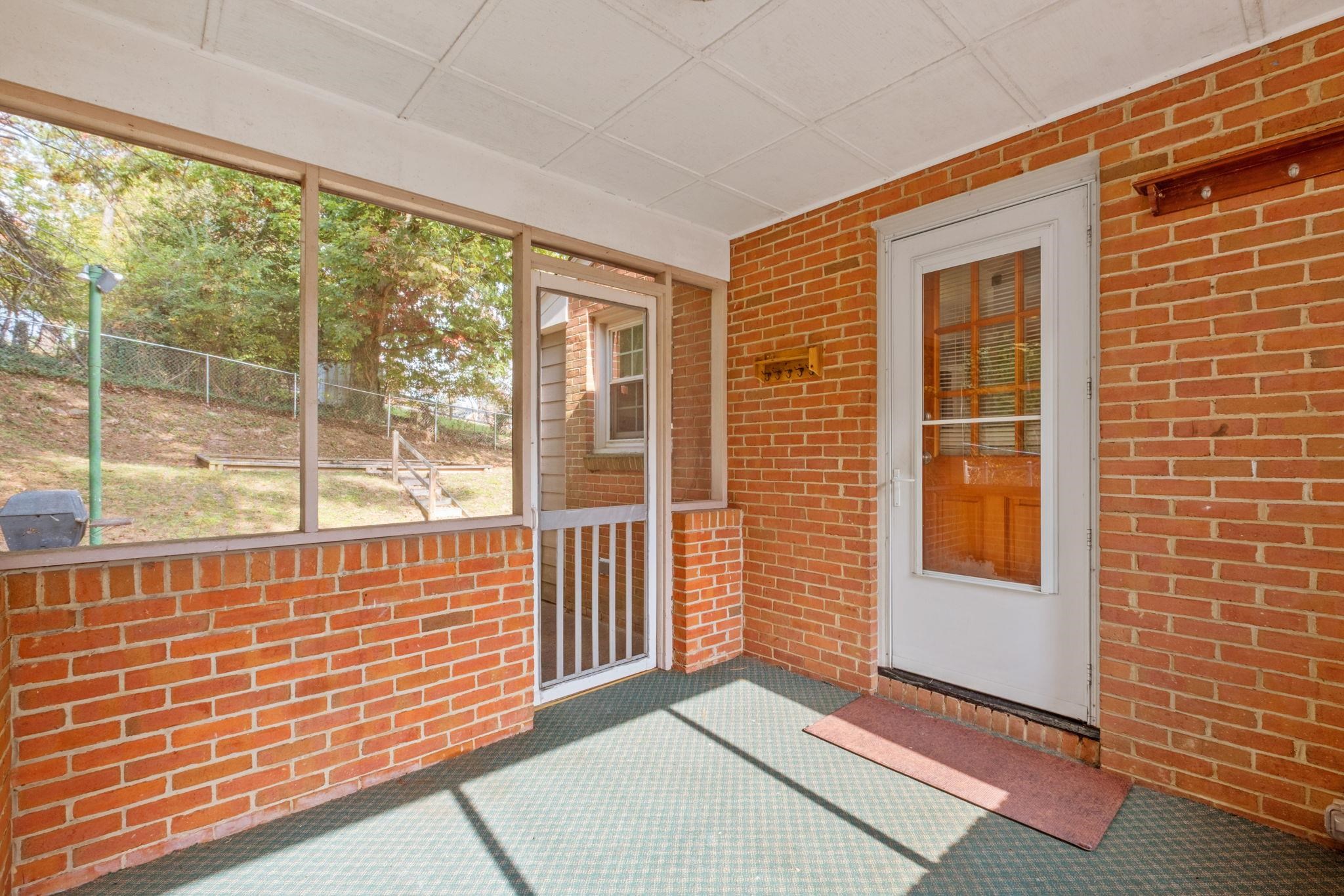 804 CHERRY HILL DR, STAUNTON, Virginia 22401, 3 Bedrooms Bedrooms, ,2 BathroomsBathrooms,Residential,804 CHERRY HILL DR,683425 MLS # 683425 804 CHERRY HILL DR, STAUNTON, Virginia 22401, 3 Bedrooms Bedrooms, ,2 BathroomsBathrooms,Residential,804 CHERRY HILL DR,683425 MLS # 683425
