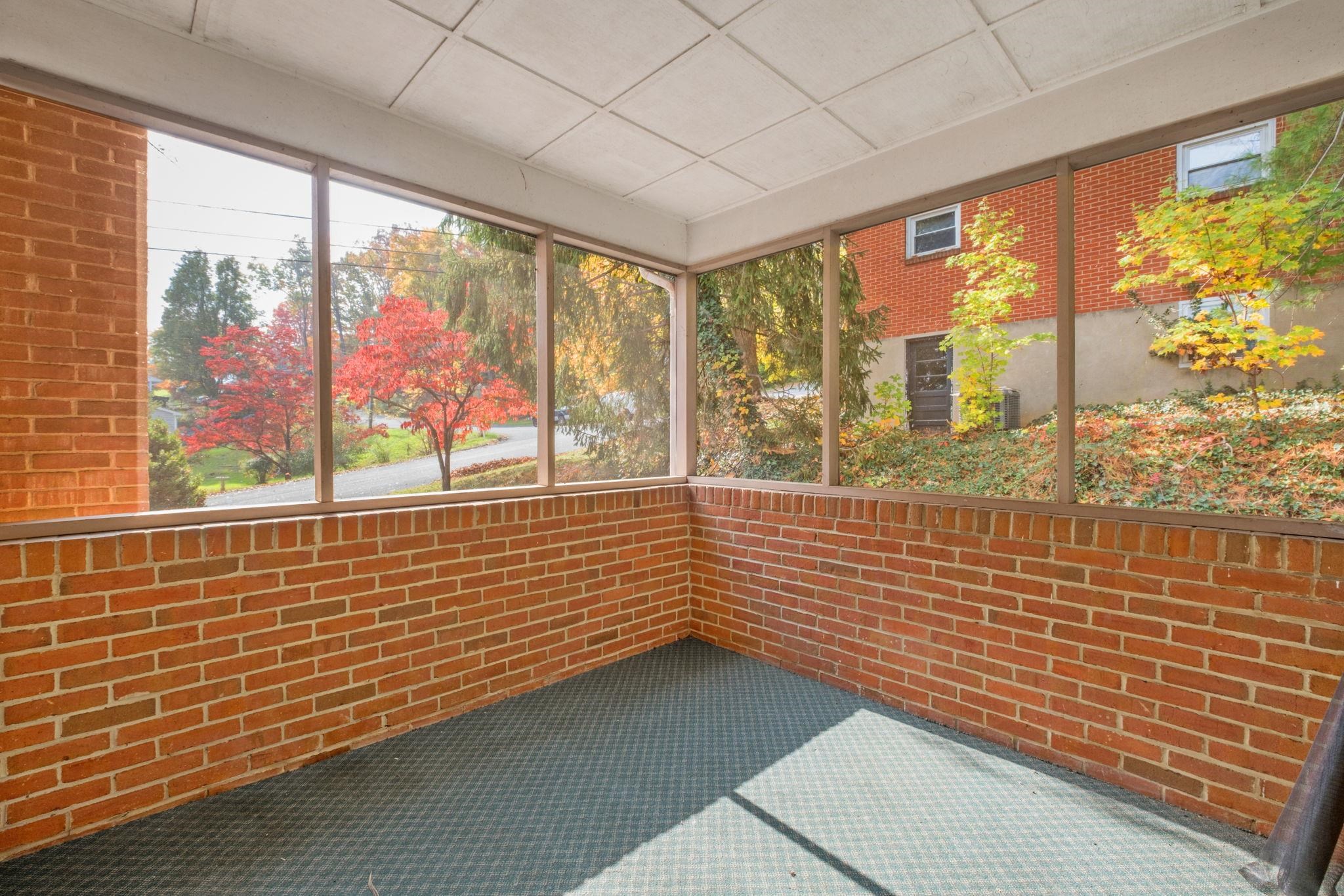 804 CHERRY HILL DR, STAUNTON, Virginia 22401, 3 Bedrooms Bedrooms, ,2 BathroomsBathrooms,Residential,804 CHERRY HILL DR,683425 MLS # 683425 804 CHERRY HILL DR, STAUNTON, Virginia 22401, 3 Bedrooms Bedrooms, ,2 BathroomsBathrooms,Residential,804 CHERRY HILL DR,683425 MLS # 683425
