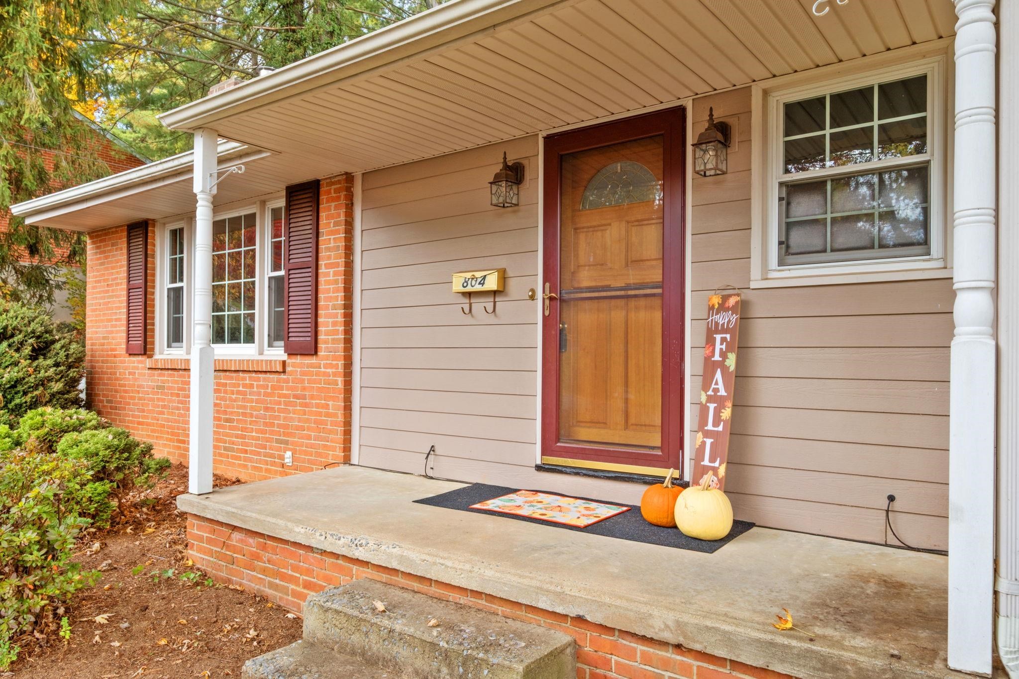 804 CHERRY HILL DR, STAUNTON, Virginia 22401, 3 Bedrooms Bedrooms, ,2 BathroomsBathrooms,Residential,804 CHERRY HILL DR,683425 MLS # 683425 804 CHERRY HILL DR, STAUNTON, Virginia 22401, 3 Bedrooms Bedrooms, ,2 BathroomsBathrooms,Residential,804 CHERRY HILL DR,683425 MLS # 683425