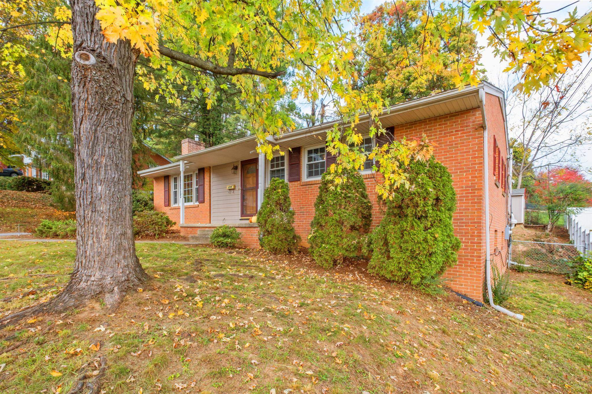 804 CHERRY HILL DR, STAUNTON, Virginia 22401, 3 Bedrooms Bedrooms, ,2 BathroomsBathrooms,Residential,804 CHERRY HILL DR,683425 MLS # 683425 804 CHERRY HILL DR, STAUNTON, Virginia 22401, 3 Bedrooms Bedrooms, ,2 BathroomsBathrooms,Residential,804 CHERRY HILL DR,683425 MLS # 683425