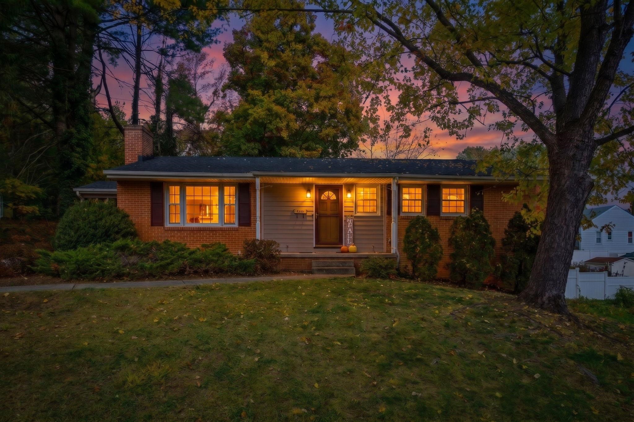804 CHERRY HILL DR, STAUNTON, Virginia 22401, 3 Bedrooms Bedrooms, ,2 BathroomsBathrooms,Residential,804 CHERRY HILL DR,683425 MLS # 683425 804 CHERRY HILL DR, STAUNTON, Virginia 22401, 3 Bedrooms Bedrooms, ,2 BathroomsBathrooms,Residential,804 CHERRY HILL DR,683425 MLS # 683425