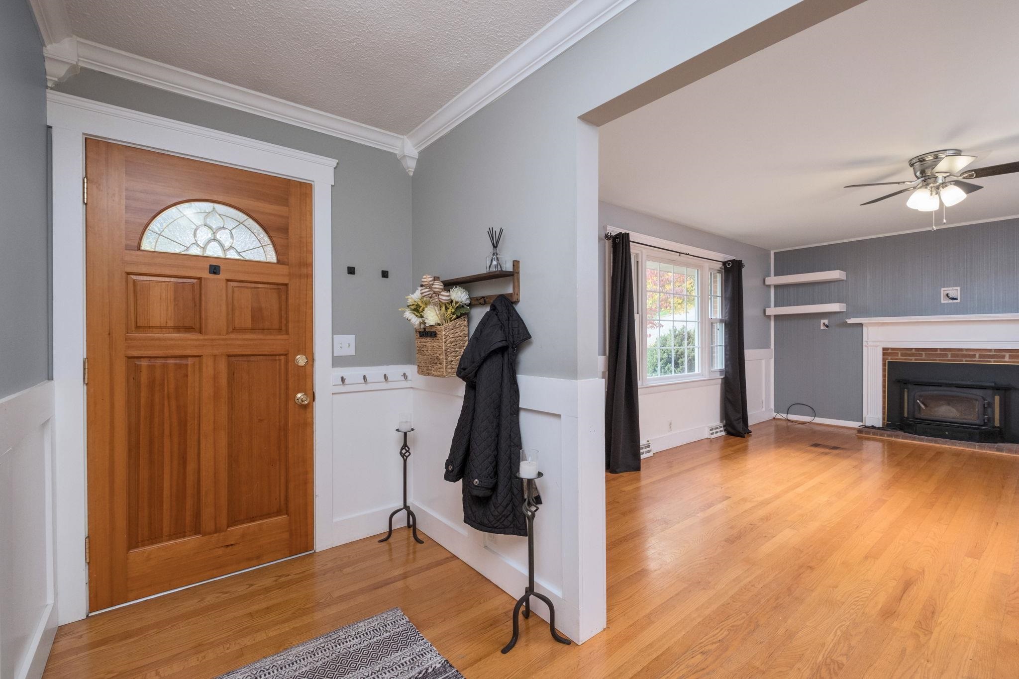 804 CHERRY HILL DR, STAUNTON, Virginia 22401, 3 Bedrooms Bedrooms, ,2 BathroomsBathrooms,Residential,804 CHERRY HILL DR,683425 MLS # 683425 804 CHERRY HILL DR, STAUNTON, Virginia 22401, 3 Bedrooms Bedrooms, ,2 BathroomsBathrooms,Residential,804 CHERRY HILL DR,683425 MLS # 683425