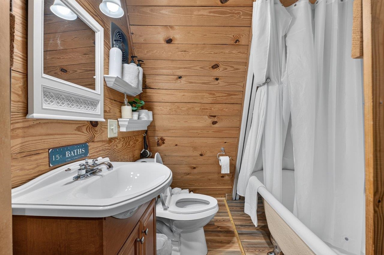 698 VALLEY VIEW RD, RILEYVILLE, Virginia 22650, 1 Bedroom Bedrooms, ,1 BathroomBathrooms,Residential,698 VALLEY VIEW RD,683496 MLS # 683496 698 VALLEY VIEW RD, RILEYVILLE, Virginia 22650, 1 Bedroom Bedrooms, ,1 BathroomBathrooms,Residential,698 VALLEY VIEW RD,683496 MLS # 683496