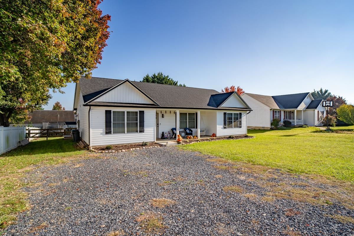 64 LOFTON DR, WEYERS CAVE, Virginia 24486, 3 Bedrooms Bedrooms, ,2 BathroomsBathrooms,Residential,64 LOFTON DR,683594 MLS # 683594 64 LOFTON DR, WEYERS CAVE, Virginia 24486, 3 Bedrooms Bedrooms, ,2 BathroomsBathrooms,Residential,64 LOFTON DR,683594 MLS # 683594